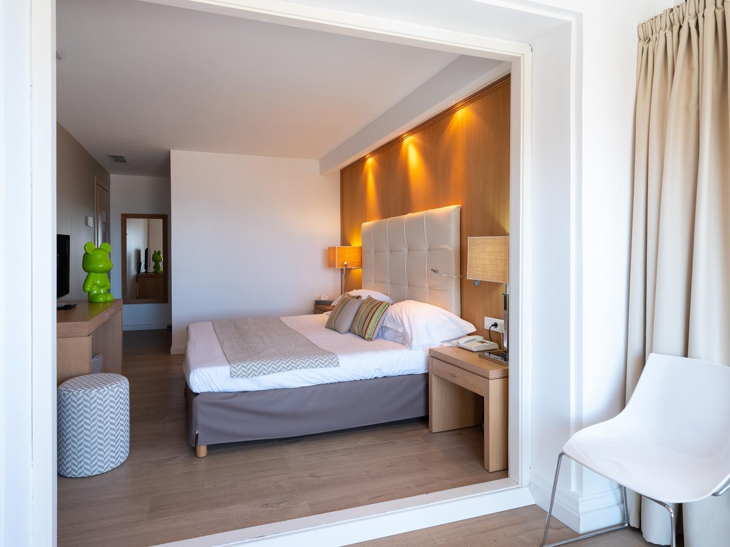 L+ sup • Chambre Double ou Lits Jumeaux - Terrasse avec Vue sur Mer