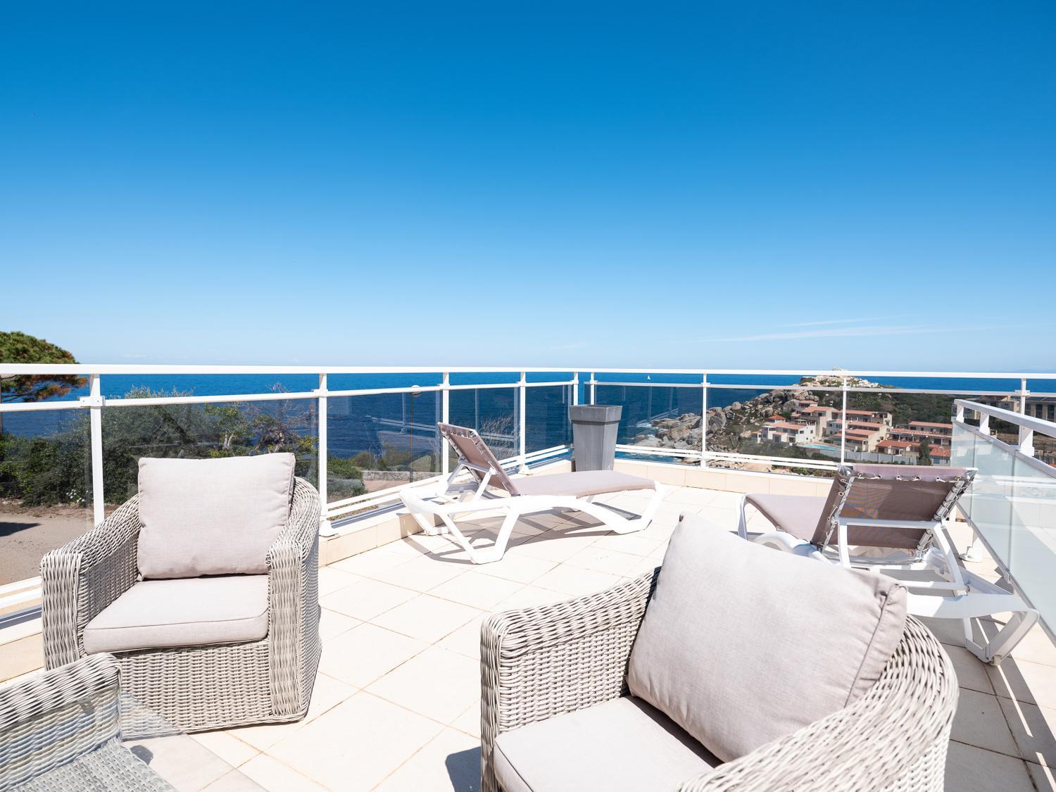 L+ sup • Chambre Double ou Lits Jumeaux - Terrasse avec Vue sur Mer