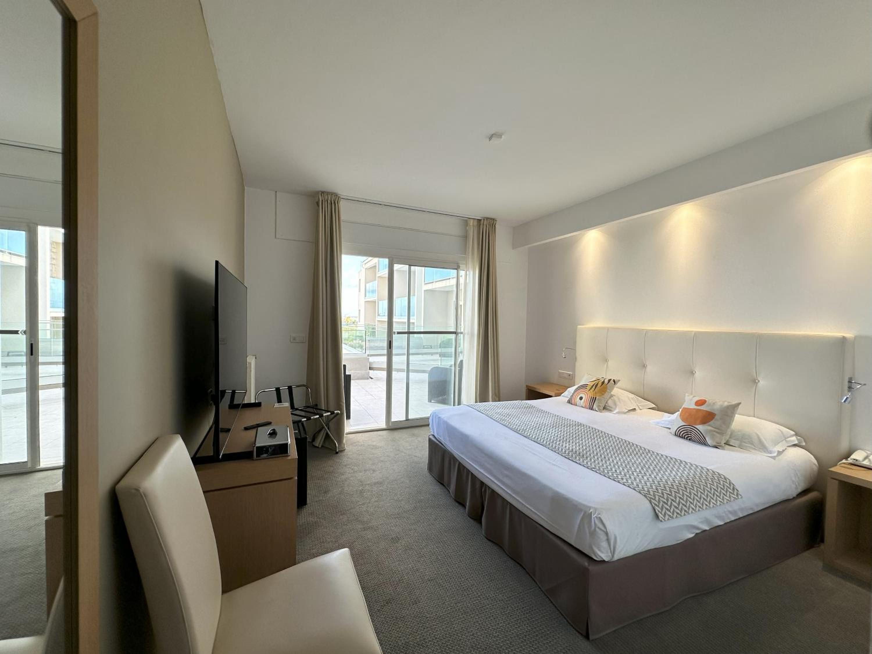 L - Chambre Double ou Lits Jumeaux - Terrasse avec Vue sur Mer