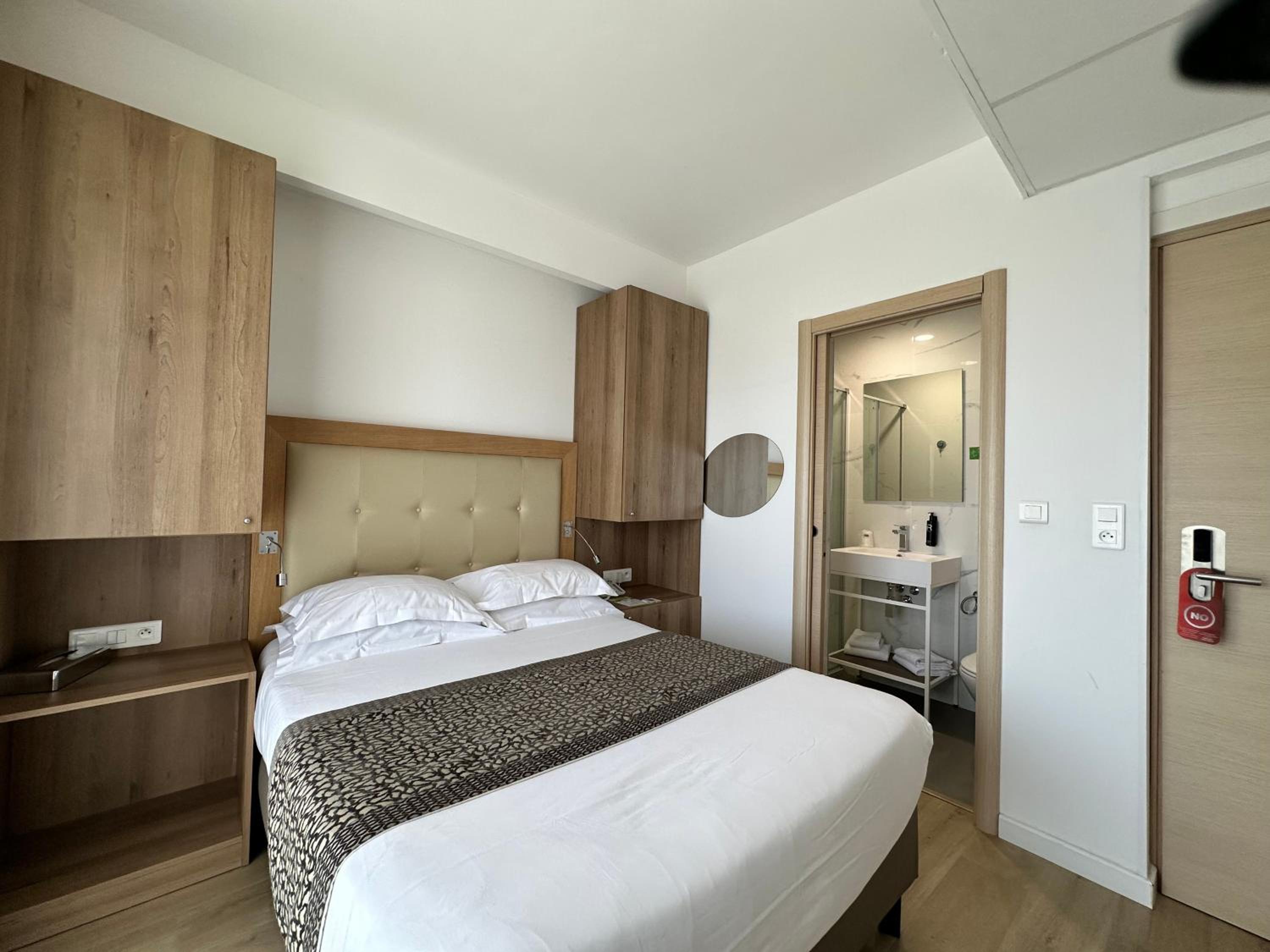 S - Chambre Double - Balcon avec Vue sur Mer/Piscine