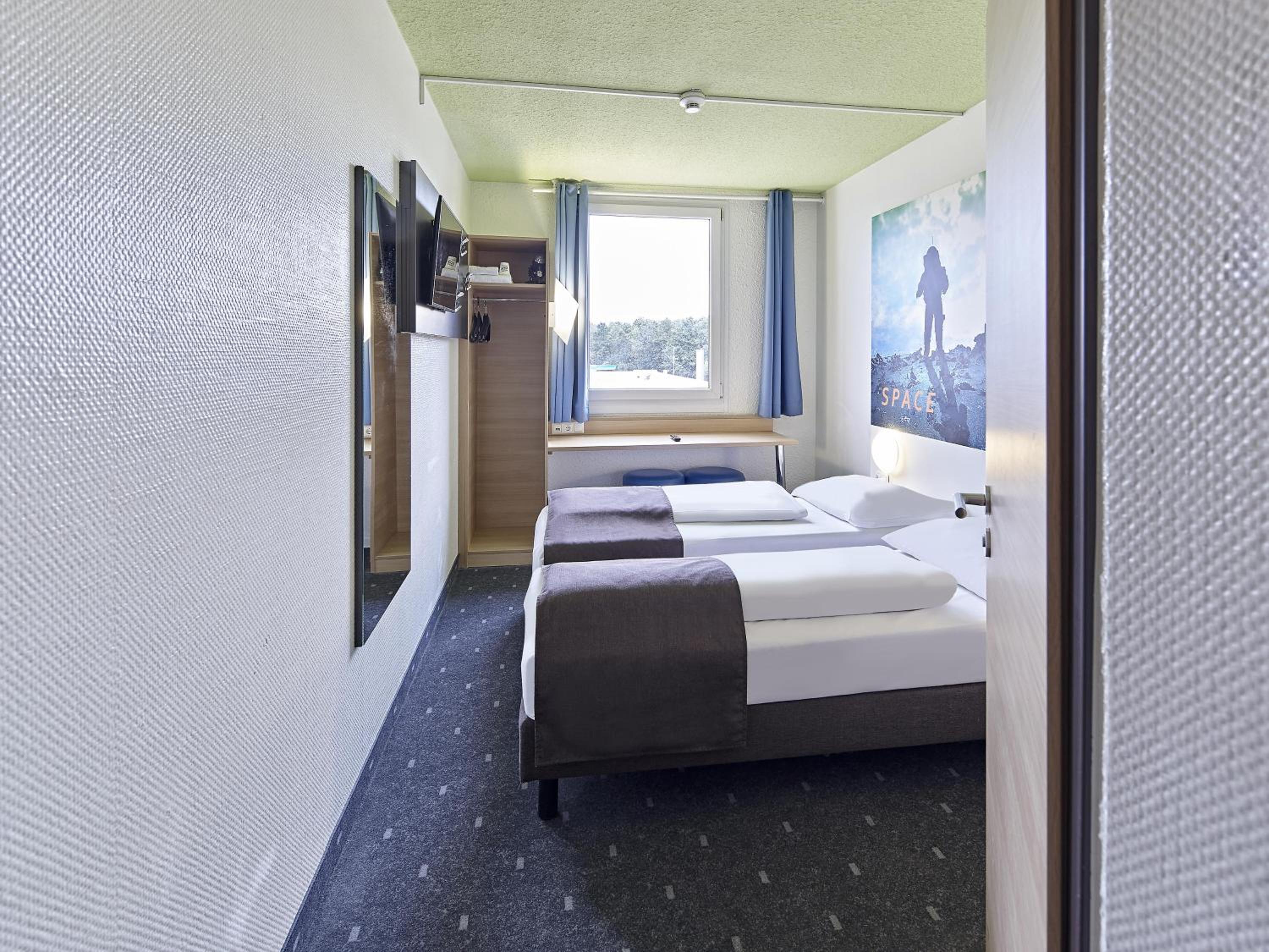 Twin Room - Photo 1