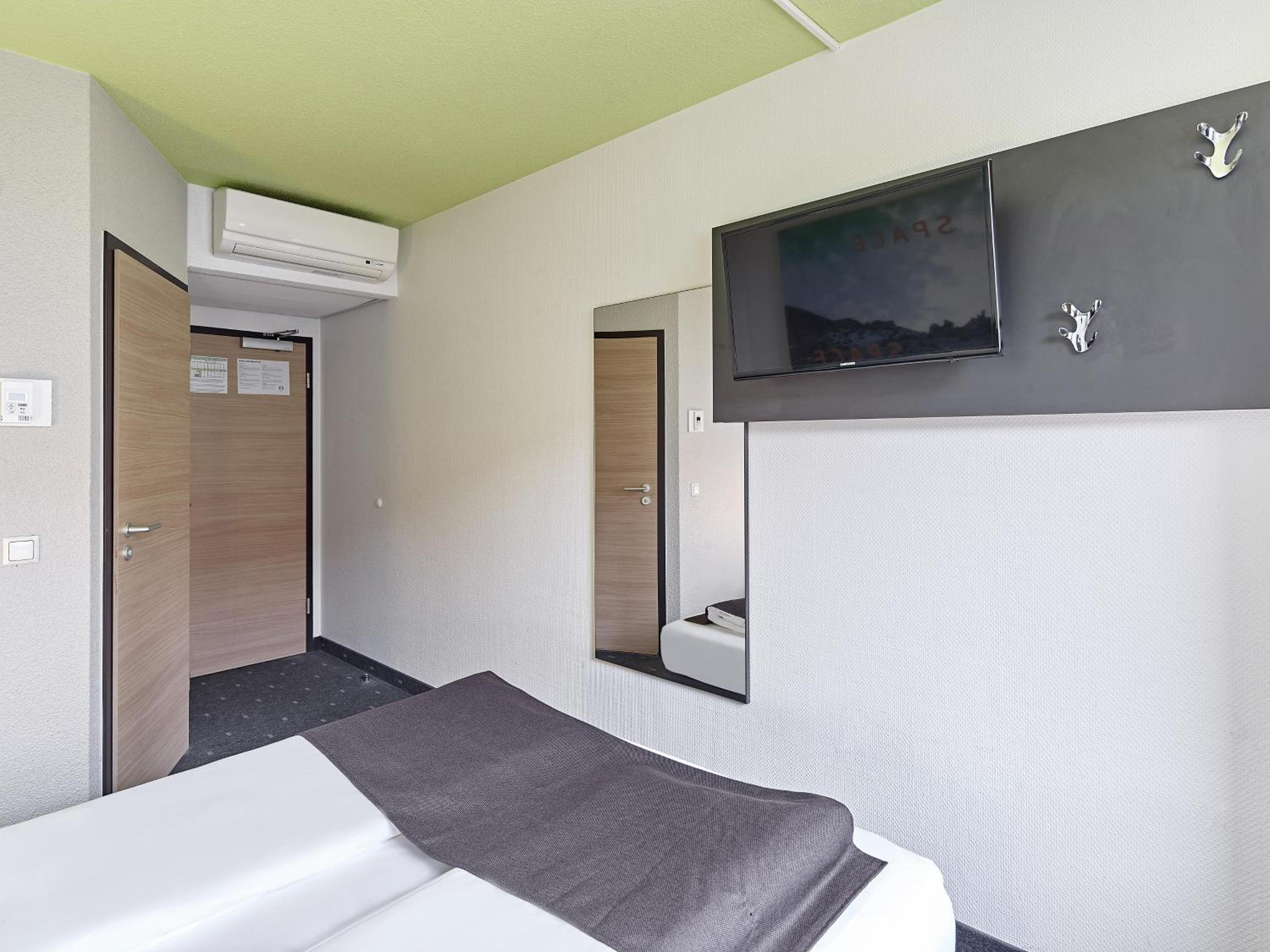 Double Room - Photo 5