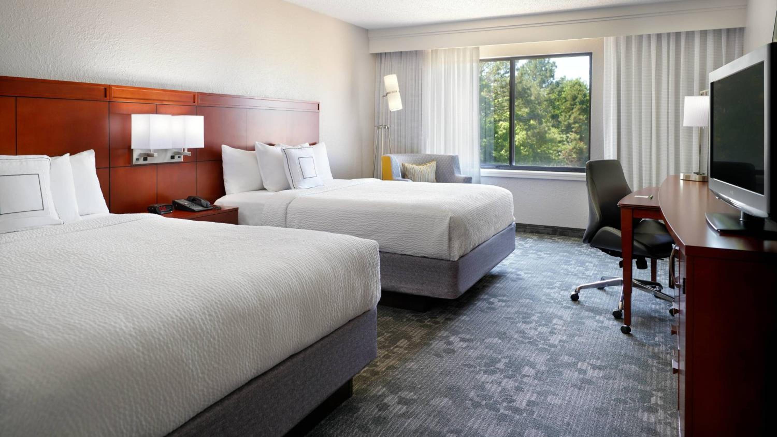 Queen Room with Two Queen Beds - Photo 1