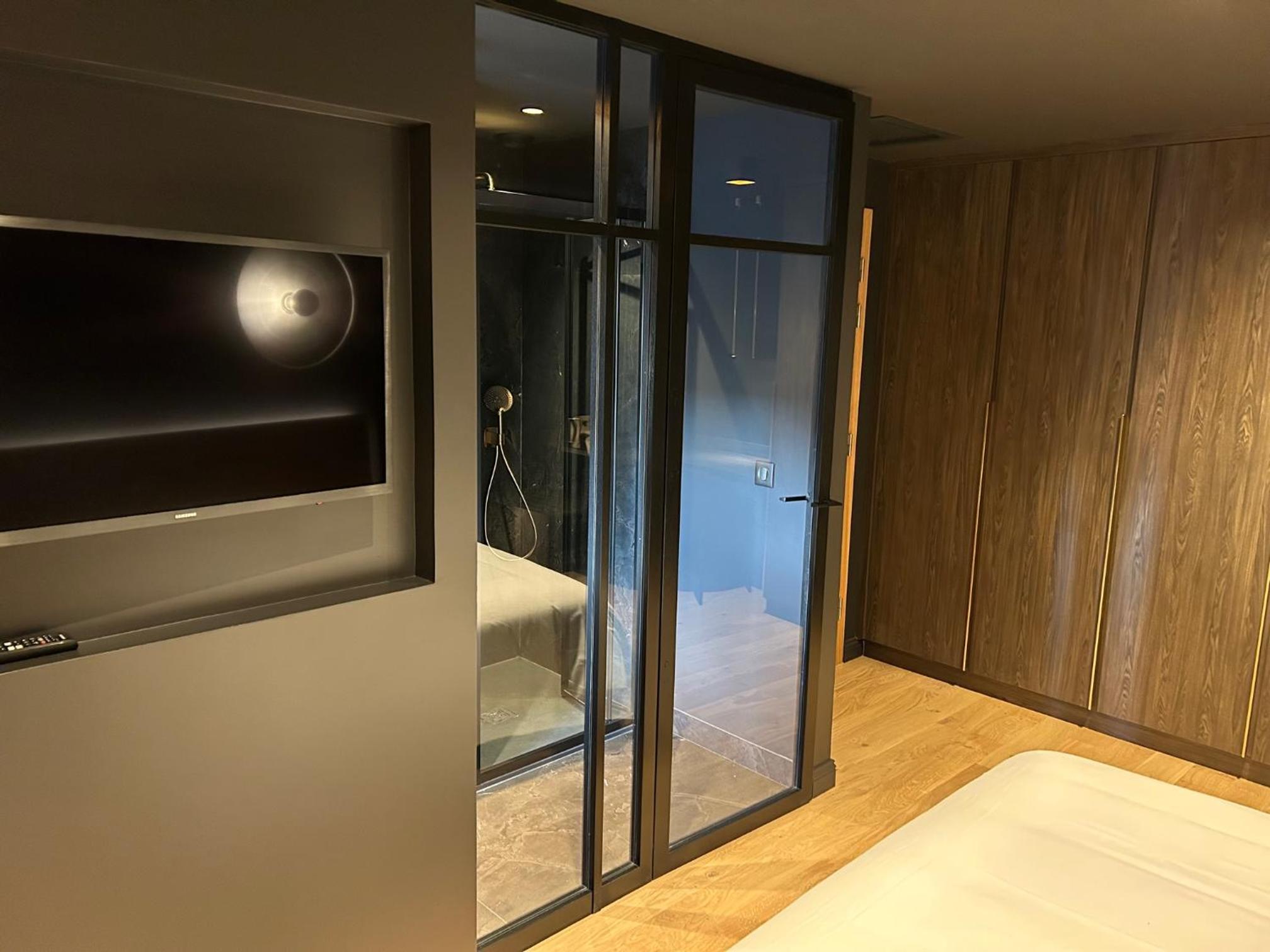 Deluxe Suite photo 2