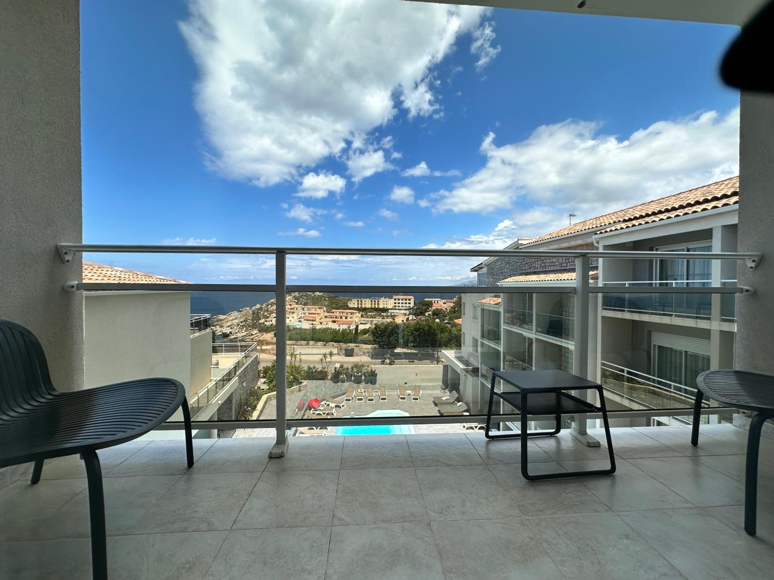 M - Double or Twin Room - Balcony with Sea and Swimming Pool View