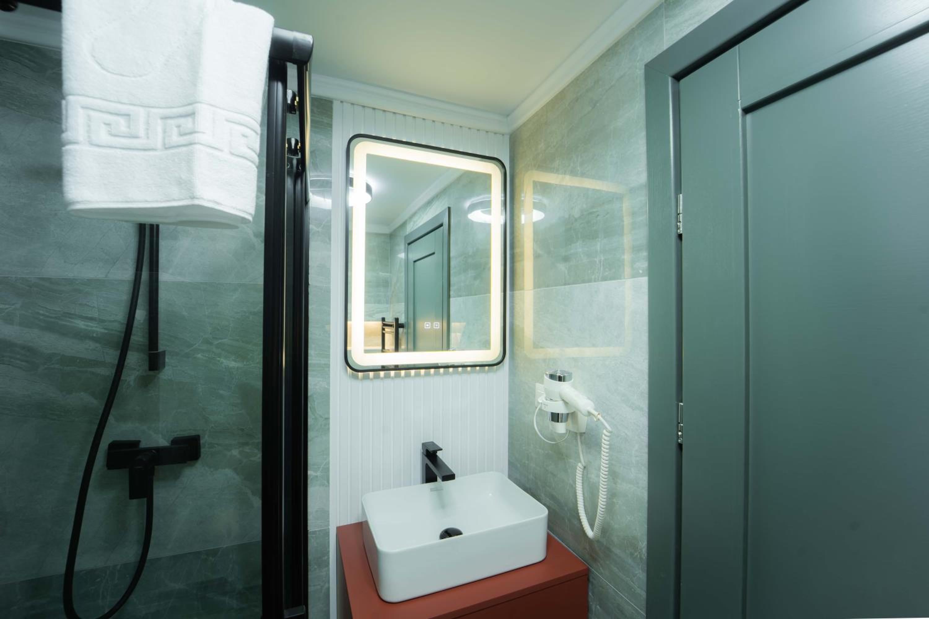 Deluxe Triple Room photo 3