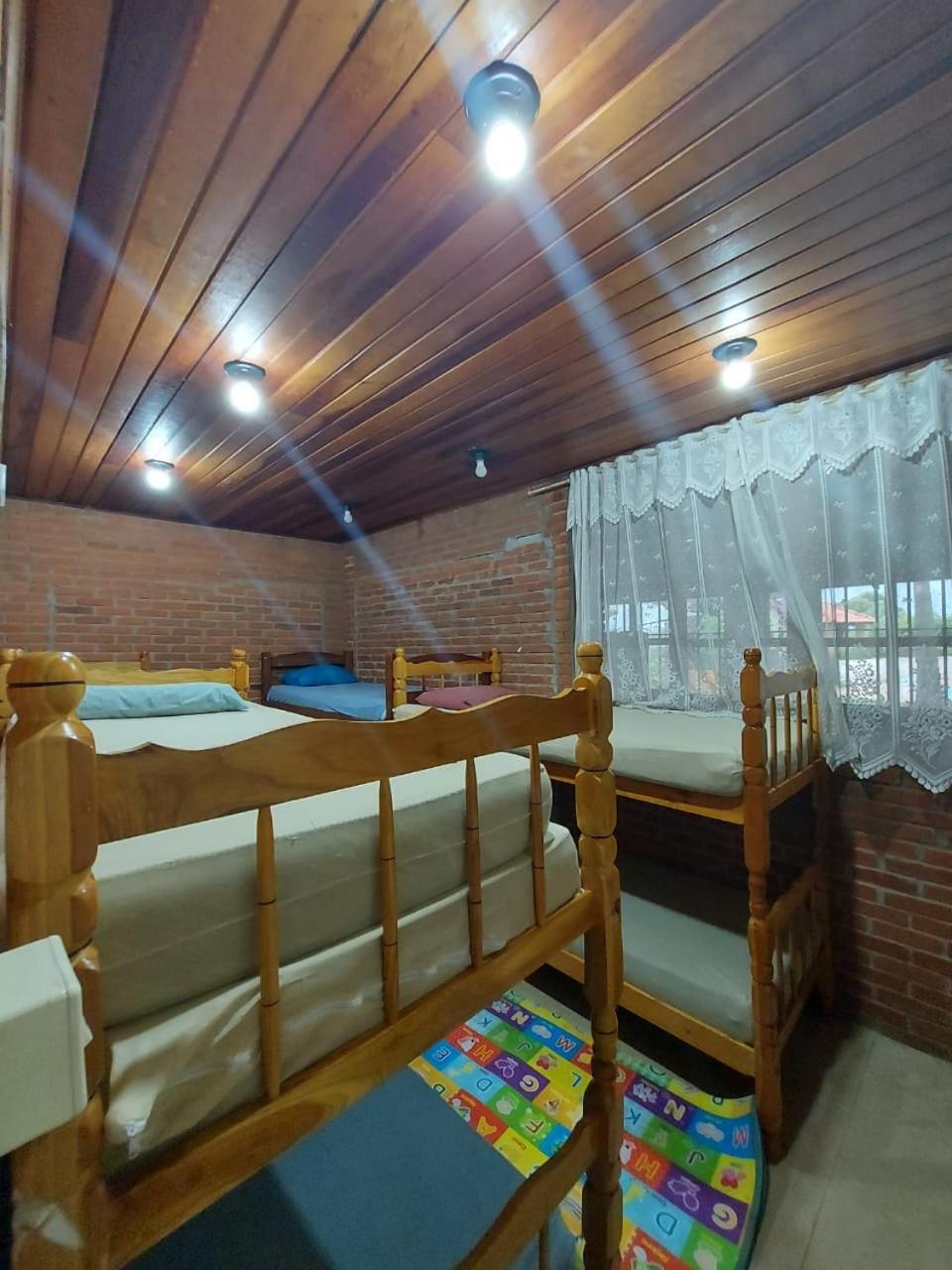 Six-Bedroom House photo 1