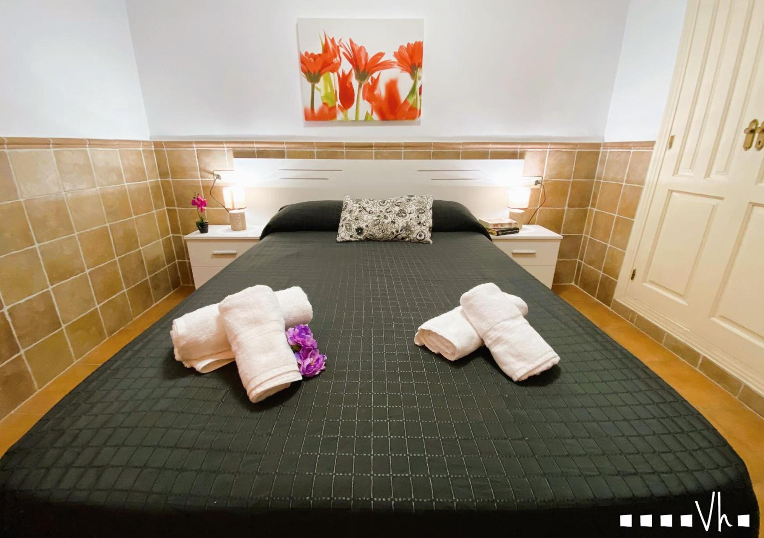 Seven-Bedroom House photo 3