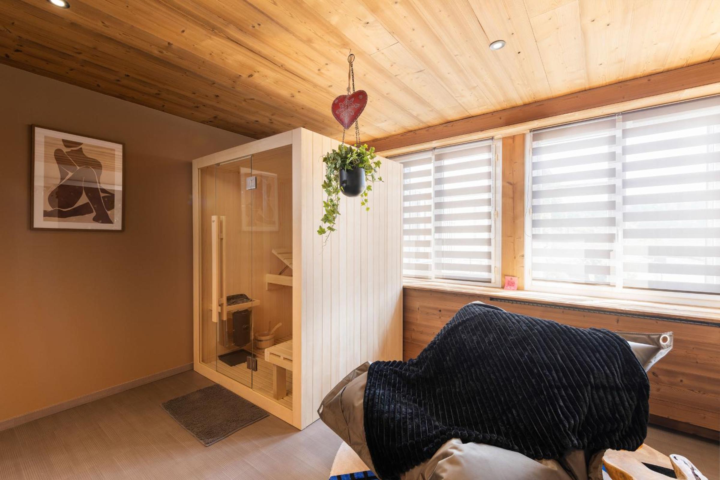 King Room with Spa Bath - Photo 2