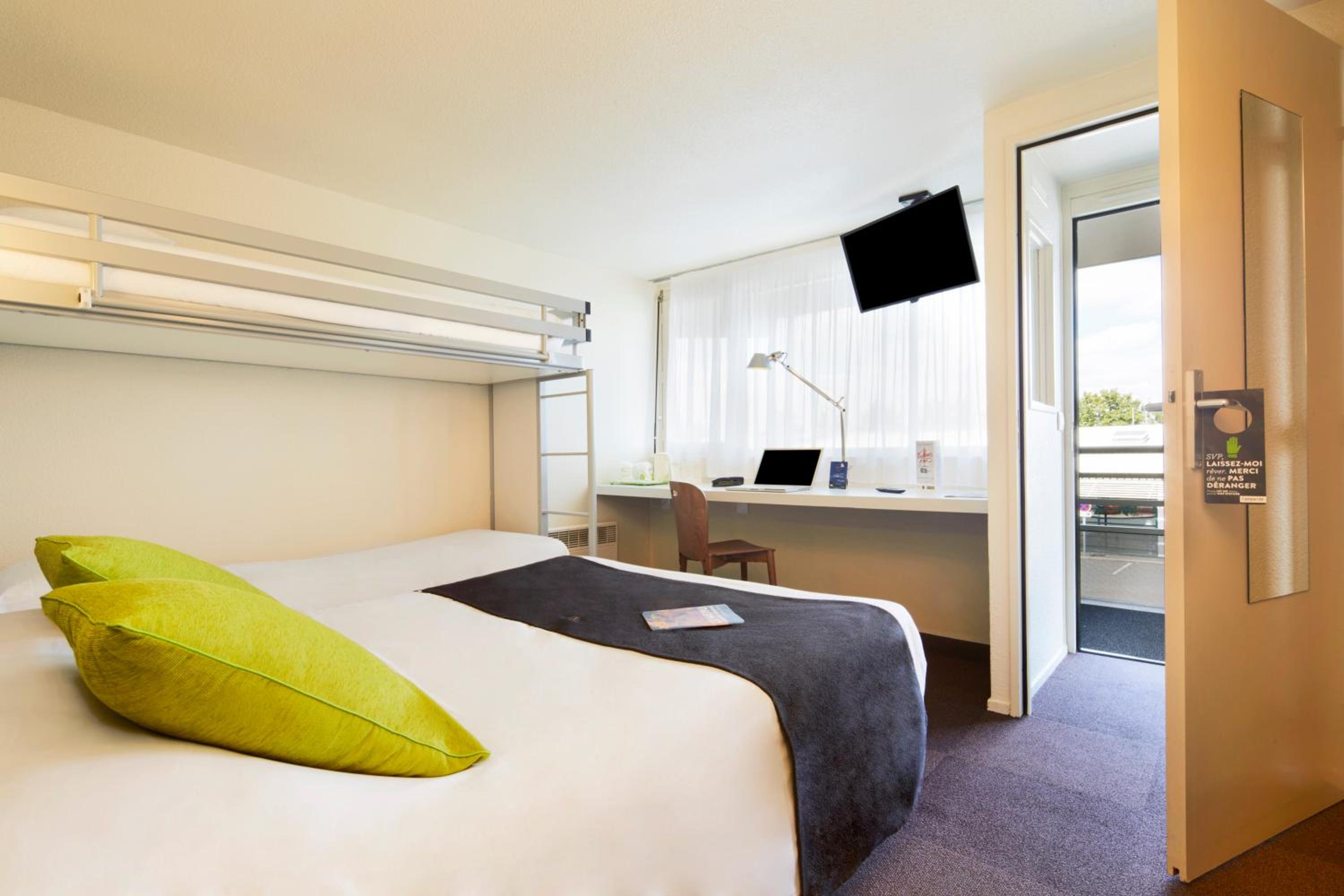 Standard Quadruple Room - Photo 3