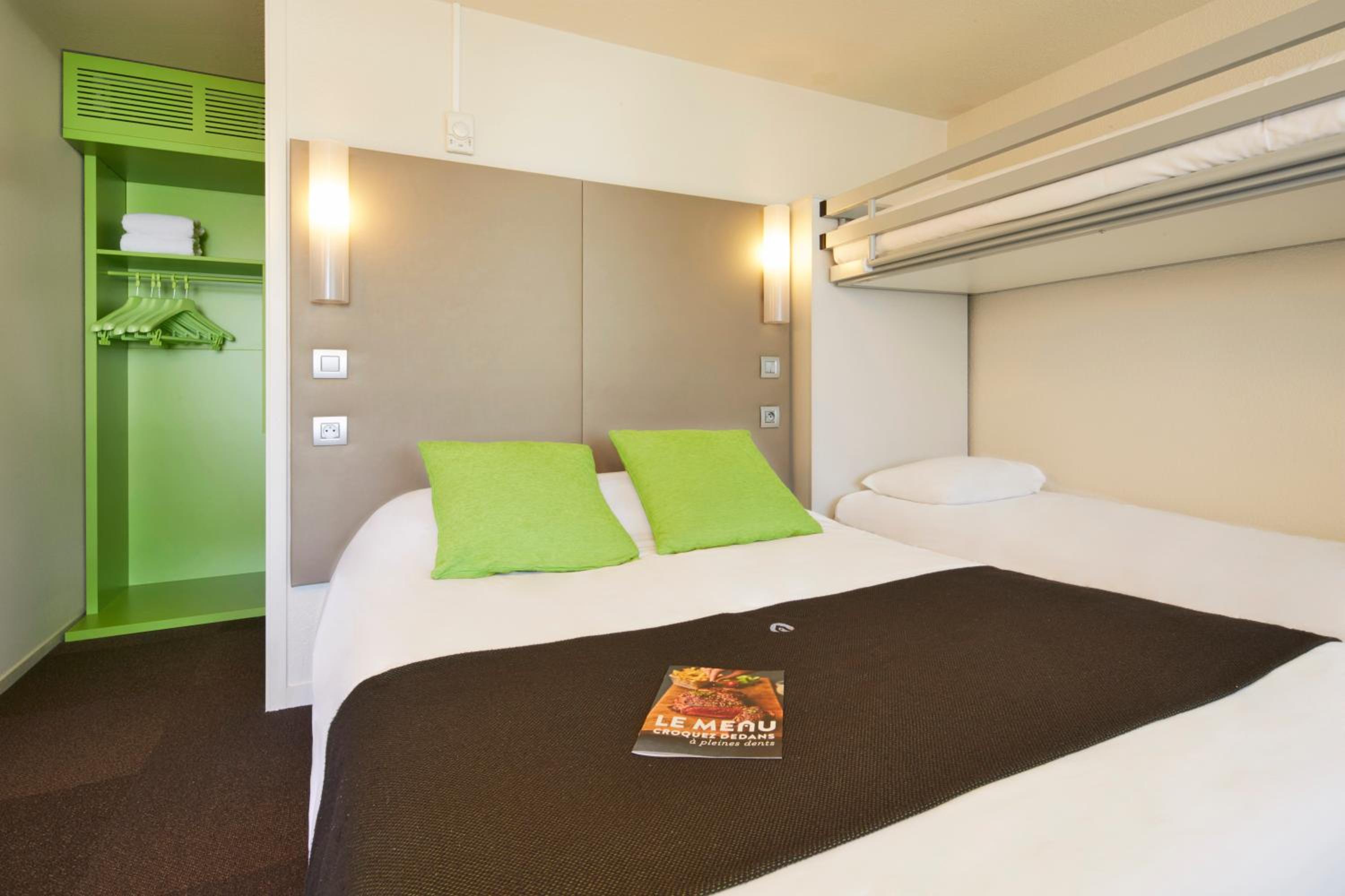 Standard Quadruple Room - Photo 4