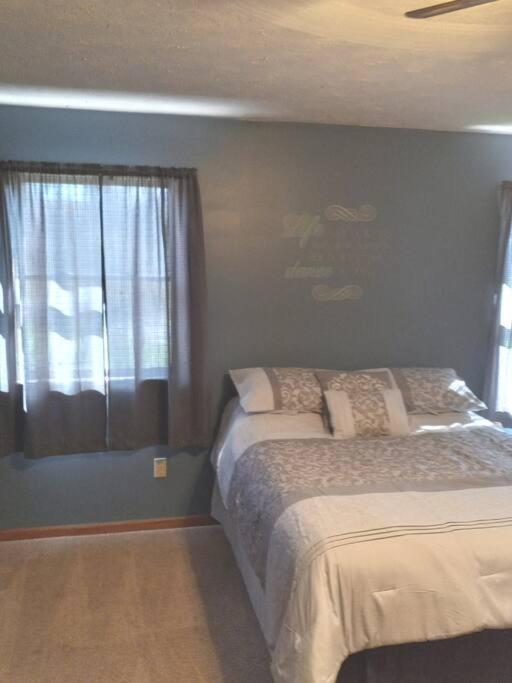 Four-Bedroom House photo 1