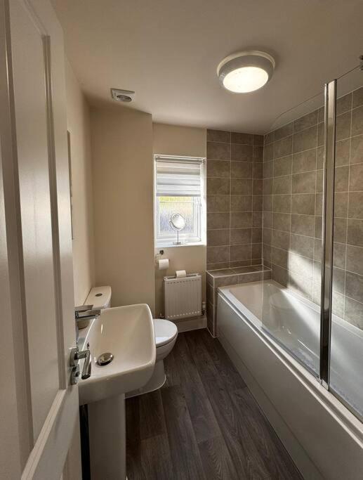 Two-Bedroom House photo 3