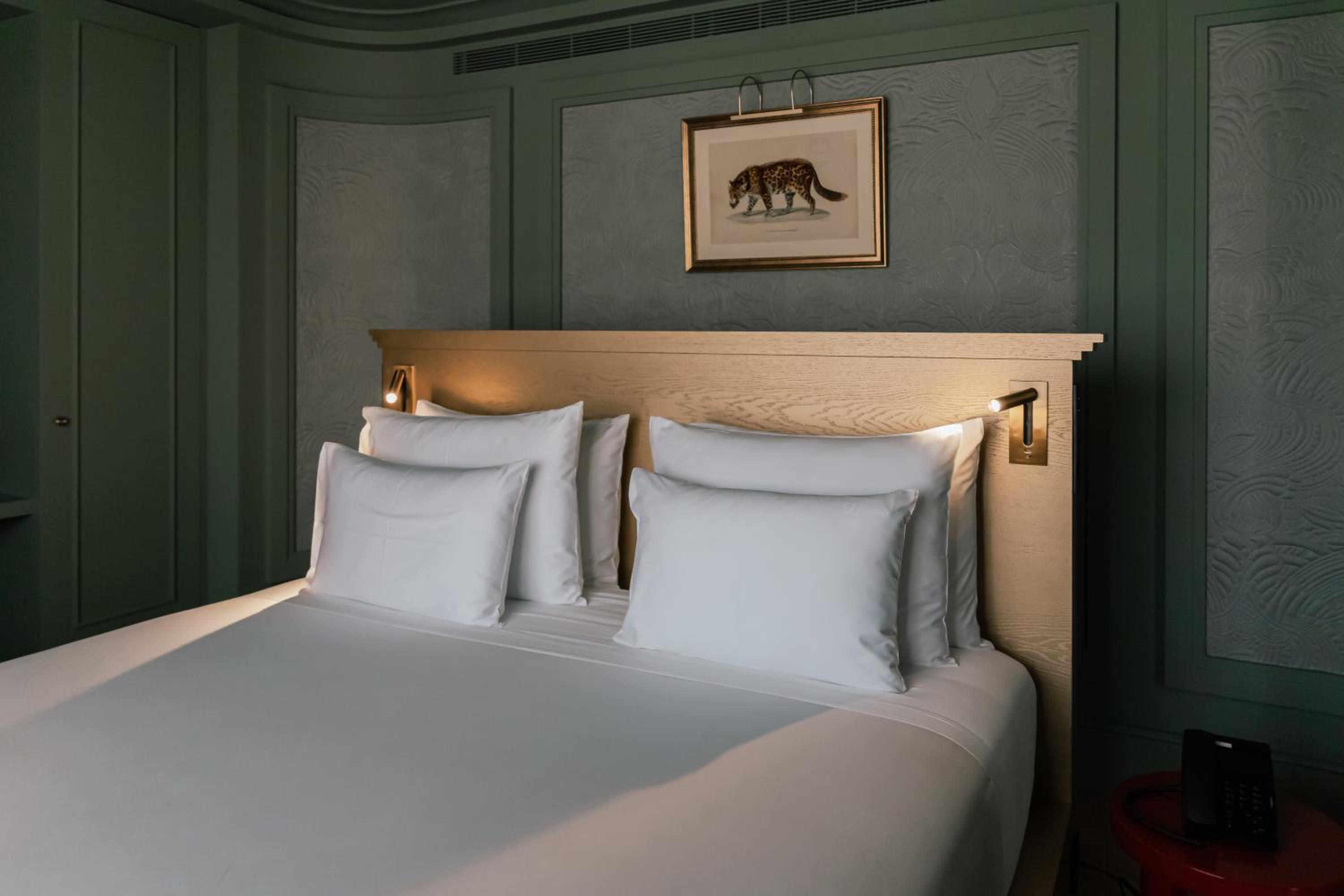 Suite with Balcony - Photo 6