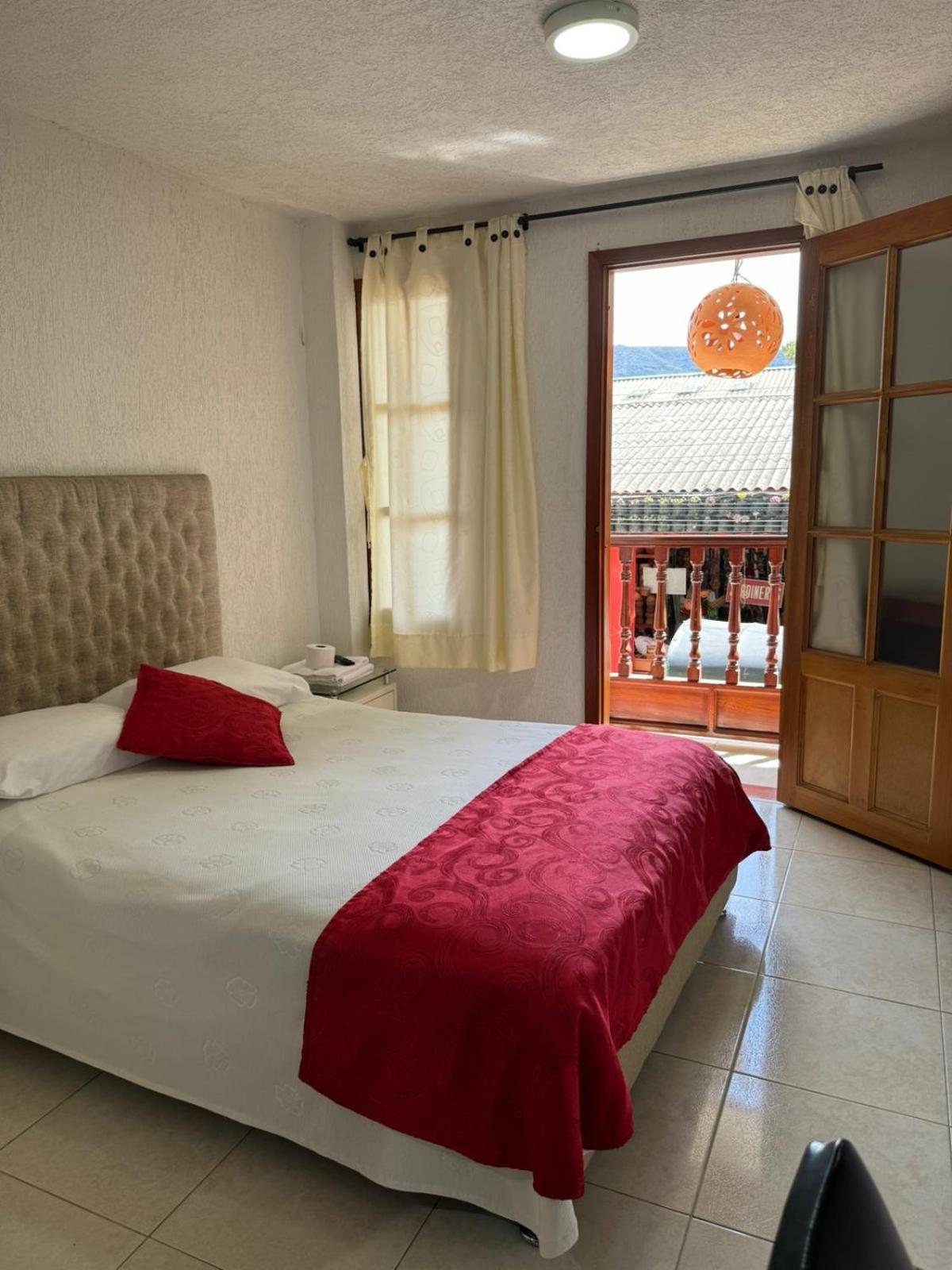 Deluxe Double Room with Balcony photo 3
