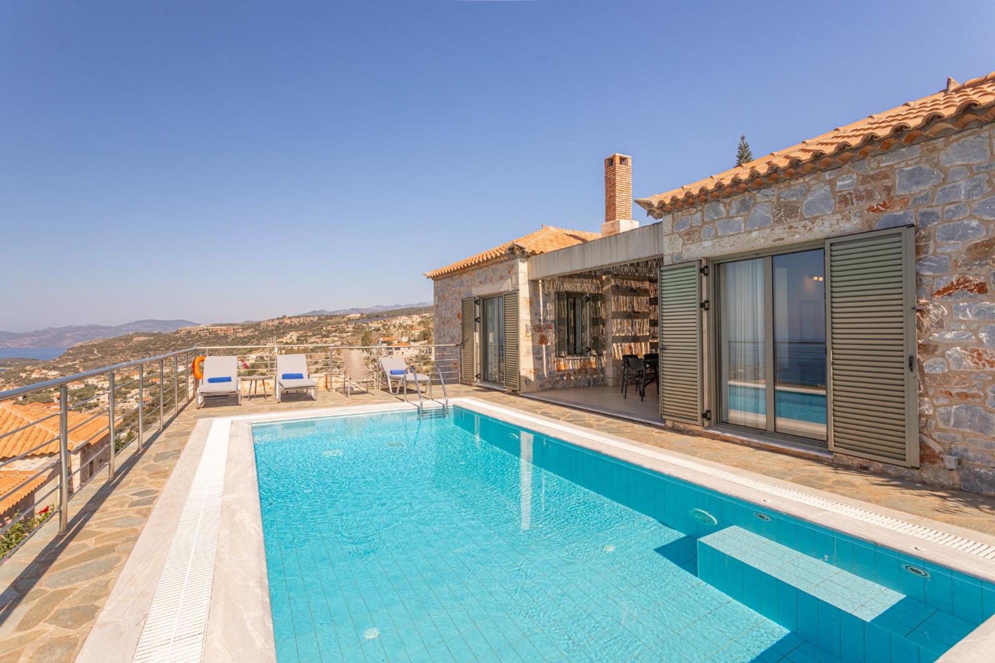 Three-Bedroom Villa photo 2