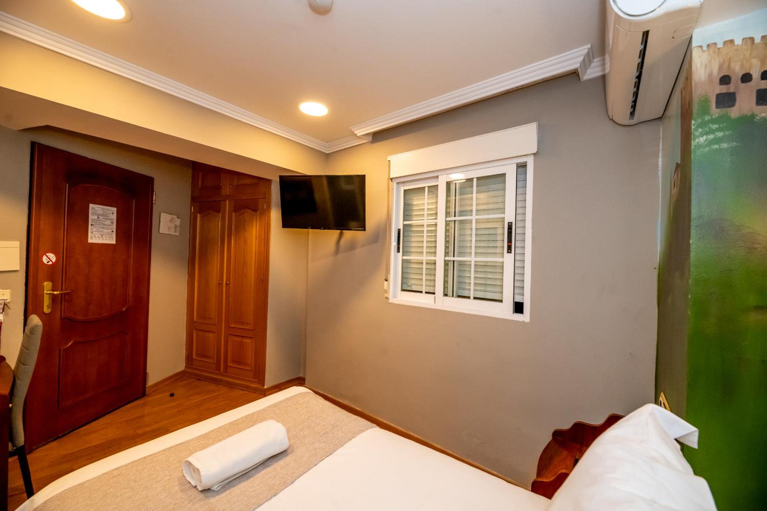 Single Room photo 3