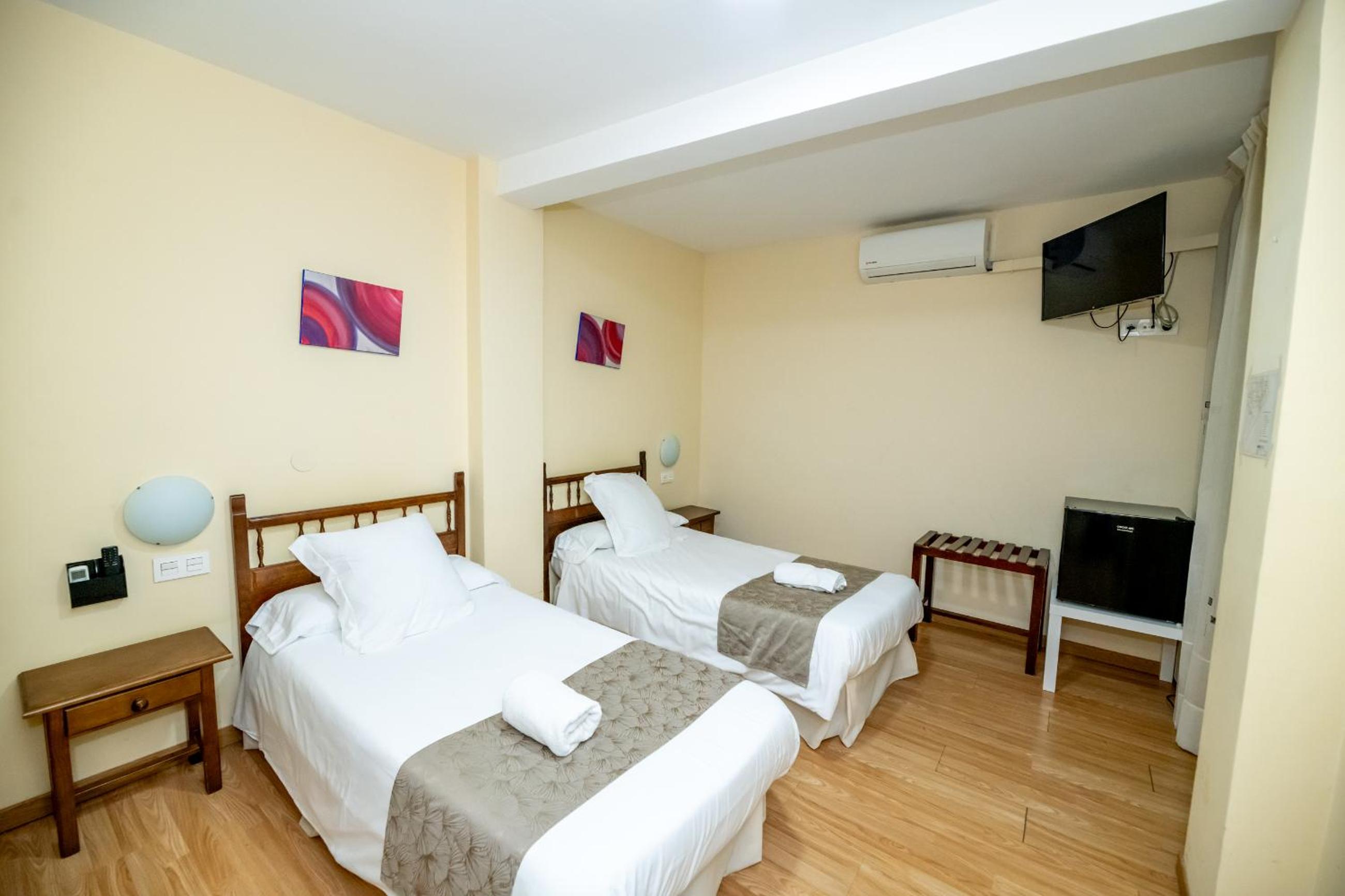 Economy Double or Twin Room - Photo 11