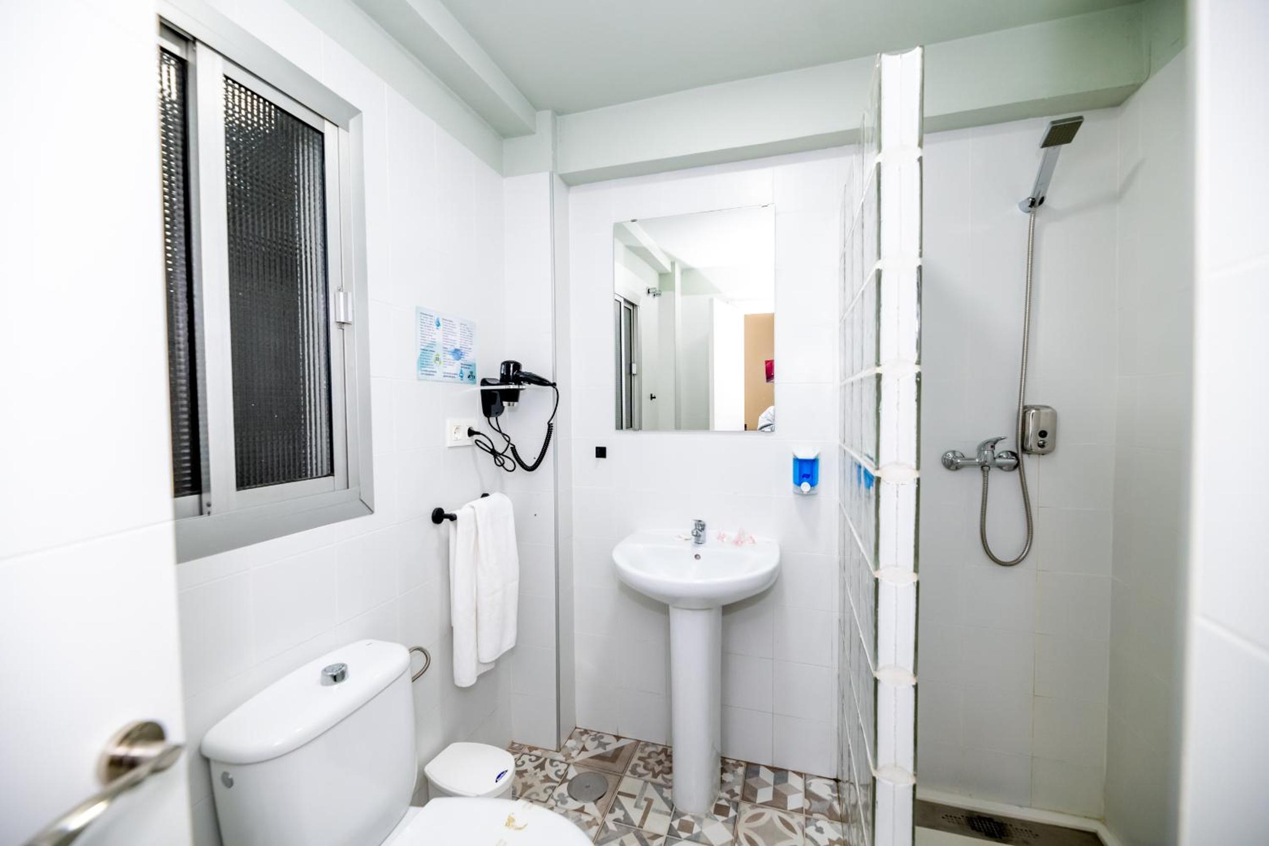 Economy Double or Twin Room - Photo 4