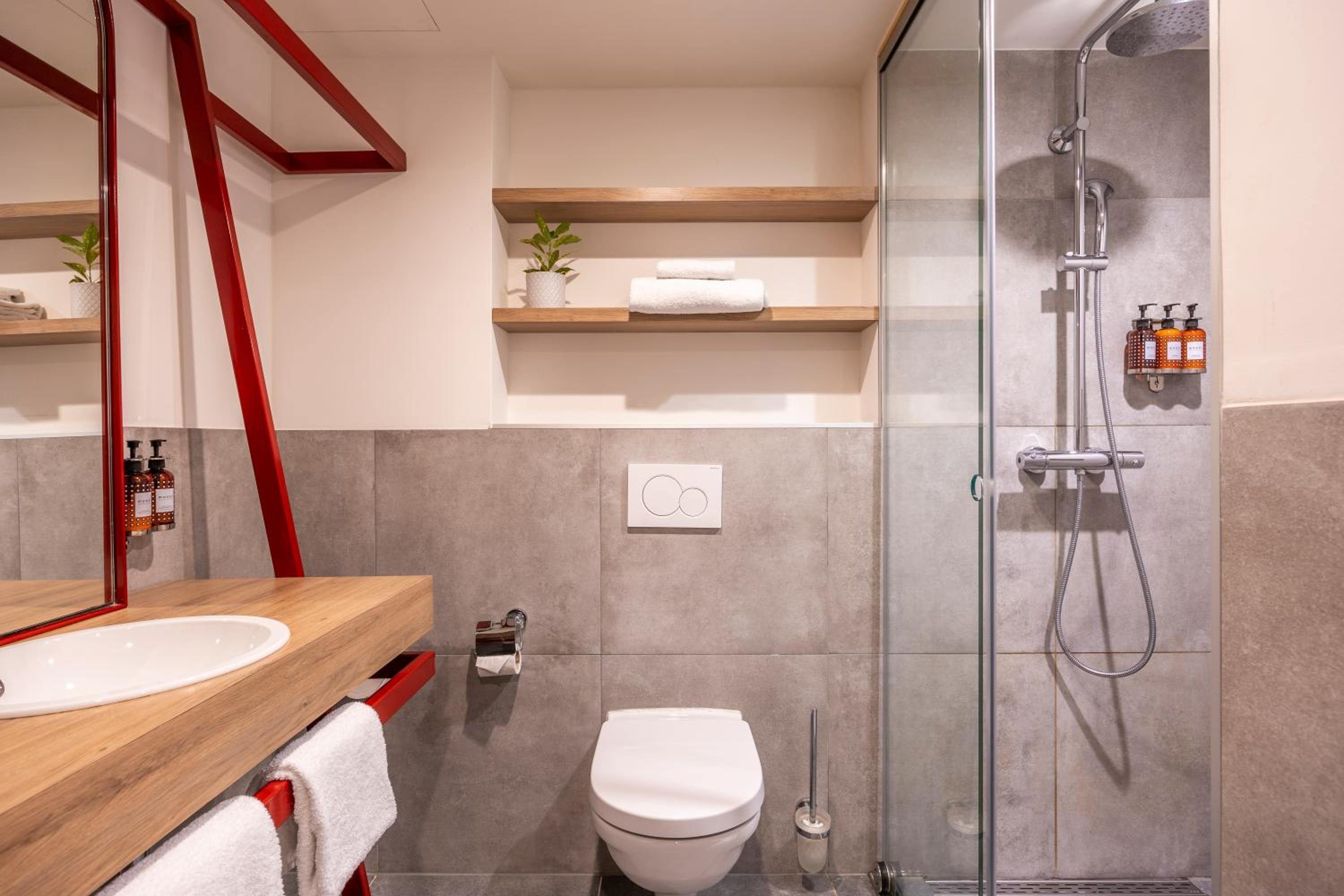Standard Double Room - Photo 21