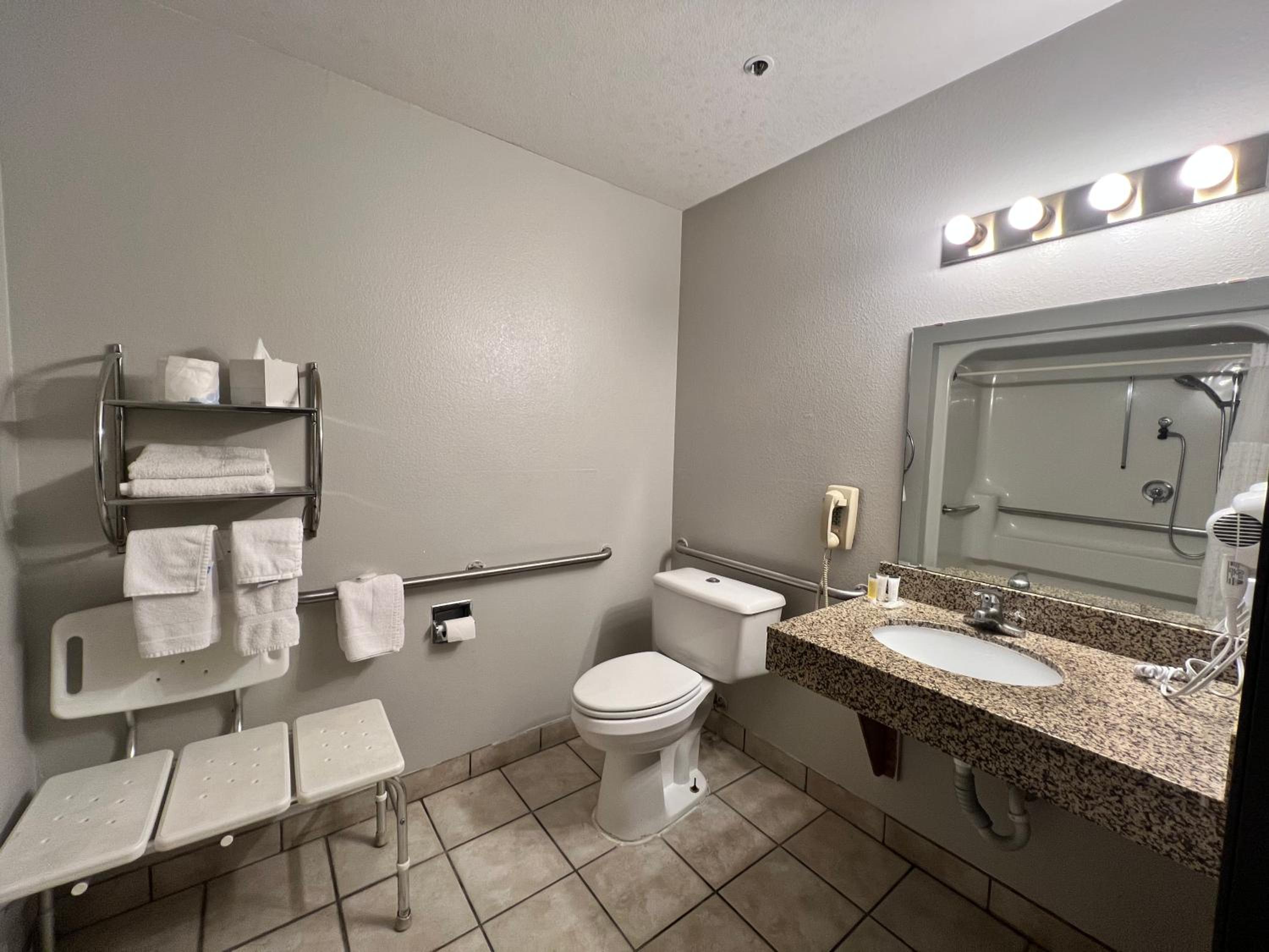 Queen Room, Disability Access, Non-Smoking - Photo 2
