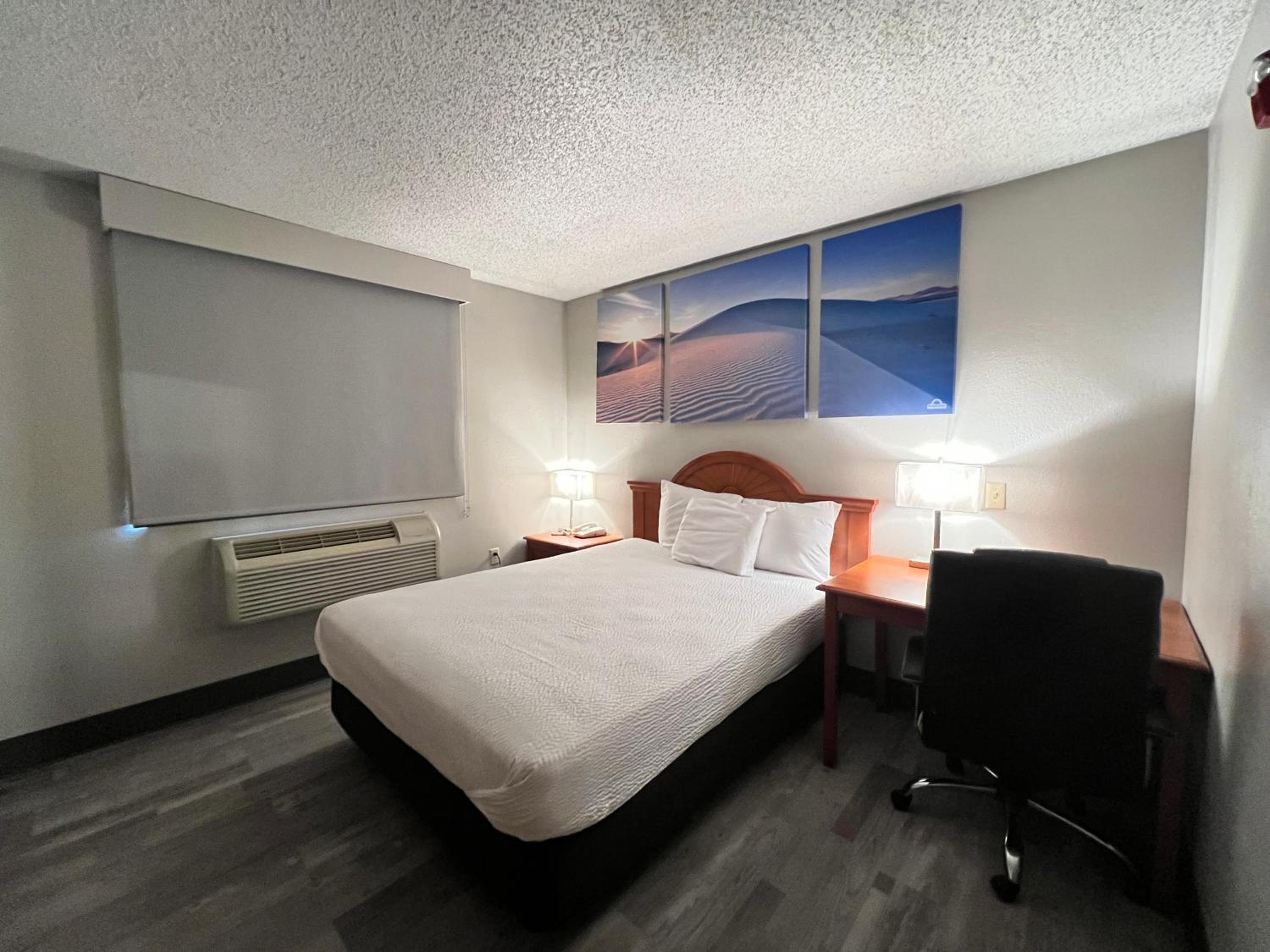 Queen Room, Disability Access, Non-Smoking - Photo 6