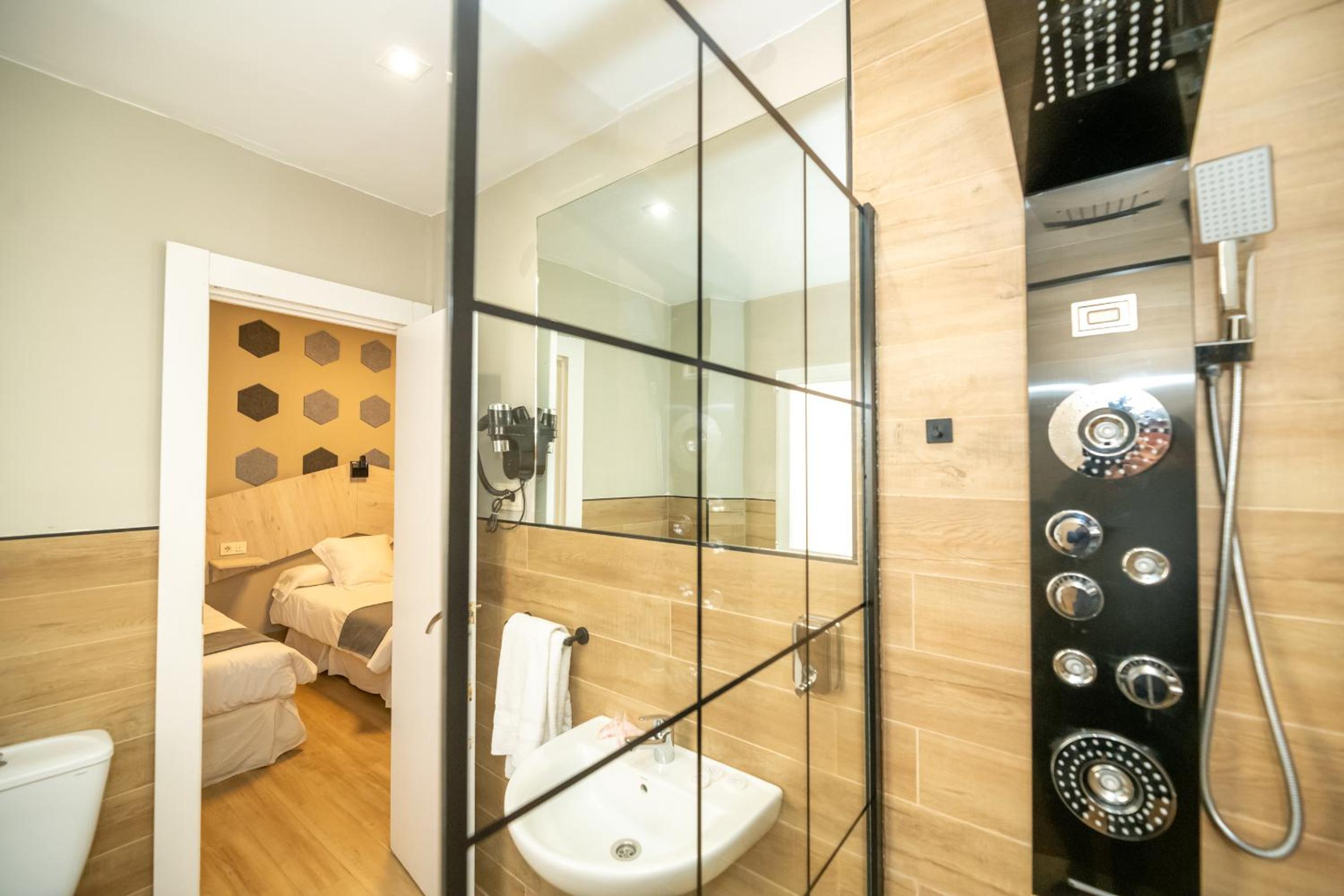 Triple Room - Photo 5