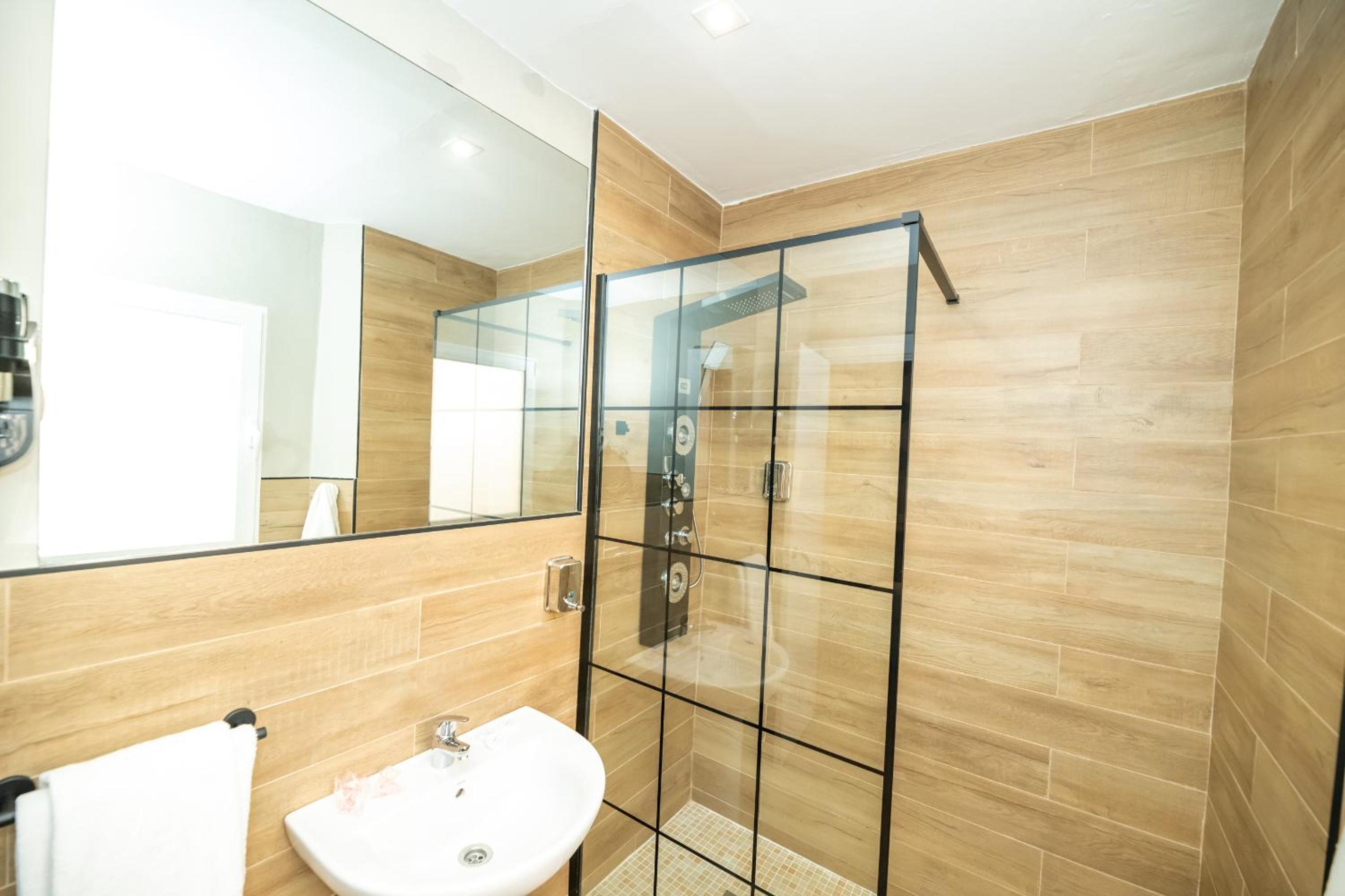 Triple Room - Photo 7
