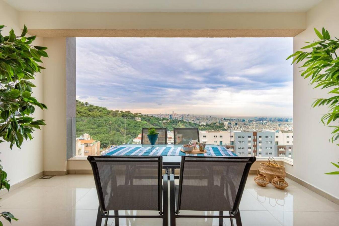 Two-Bedroom Apartment with Balcony photo 2