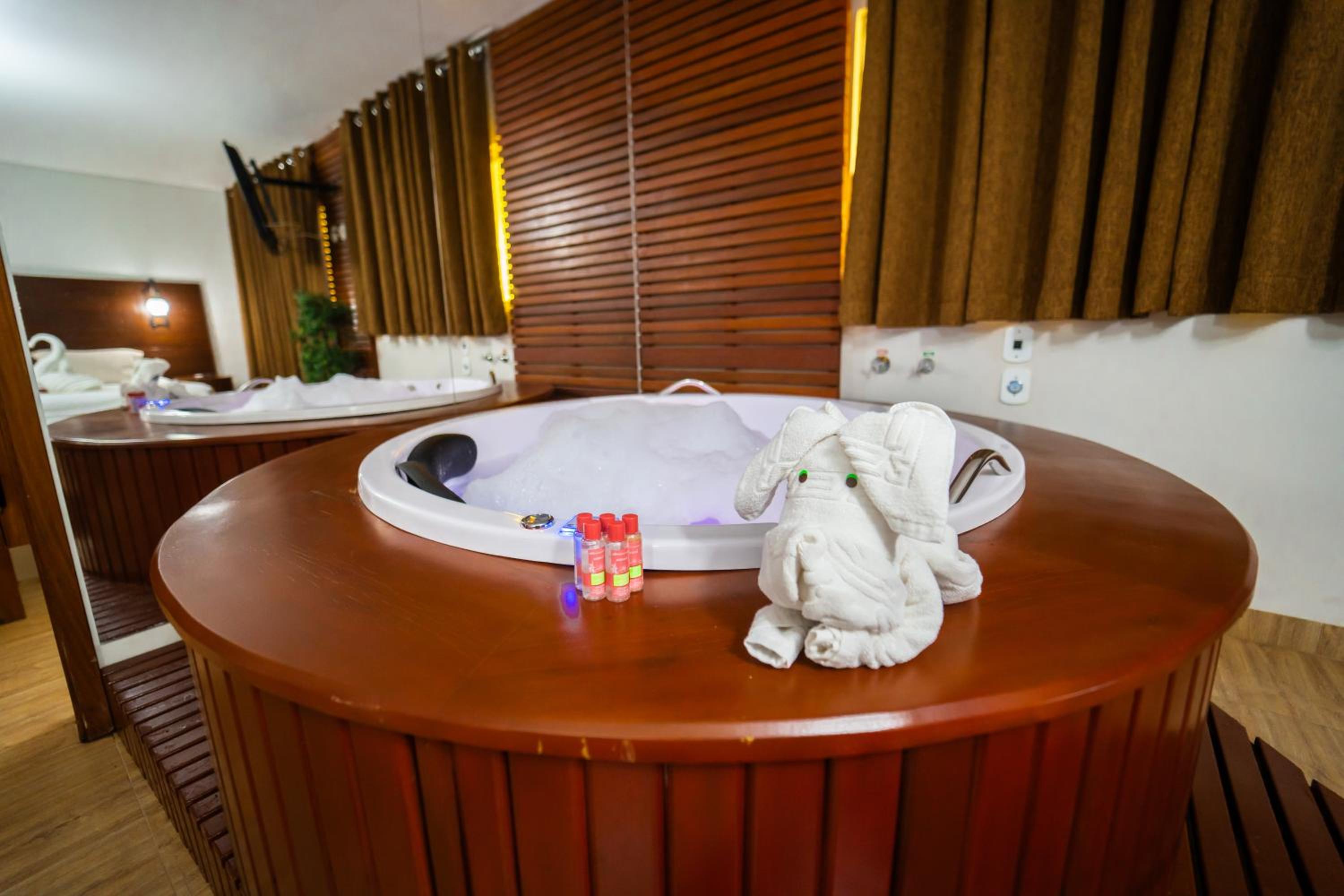 Suite with Spa Bath photo 2