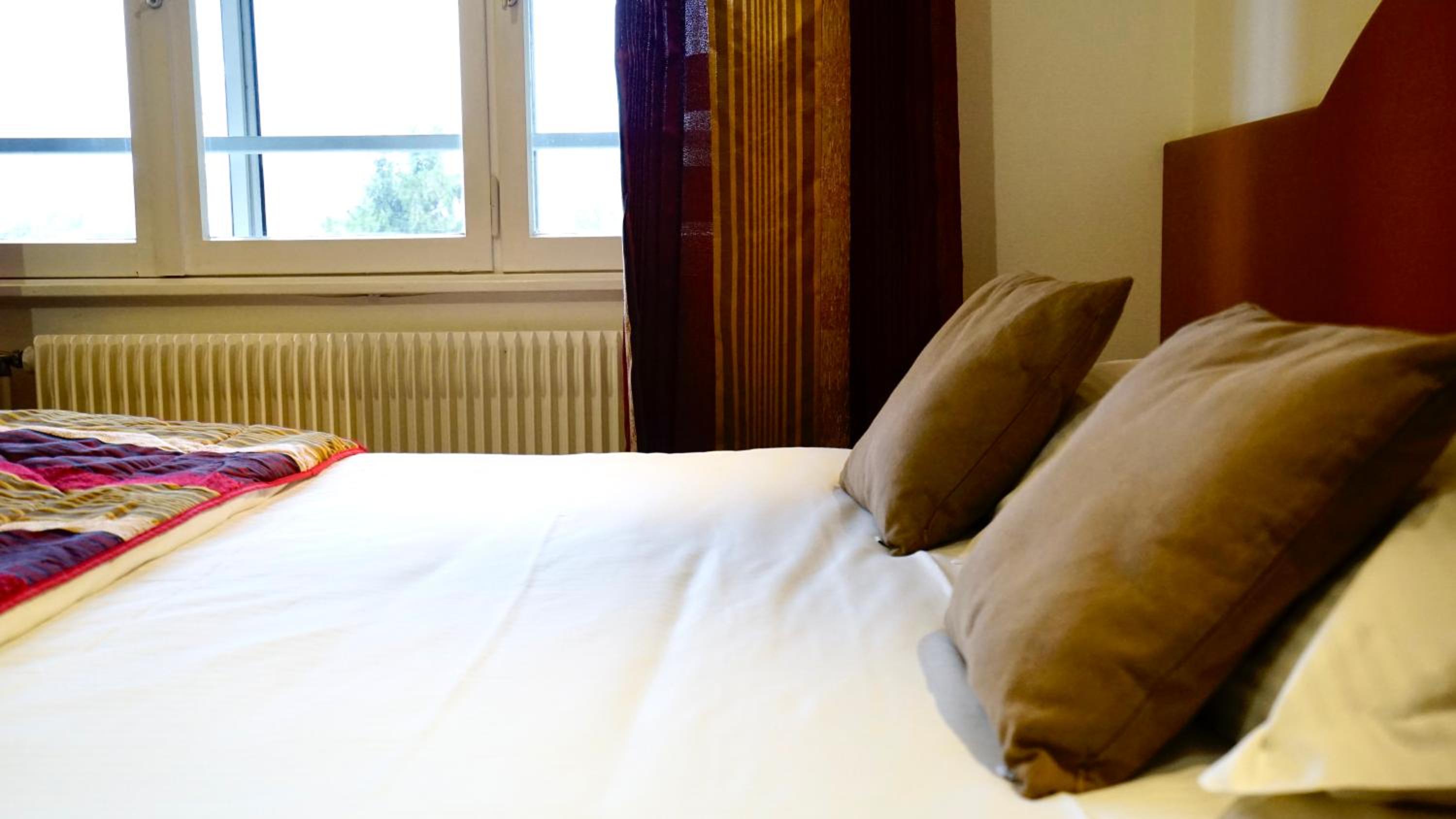 Budget Double Room - Photo 2