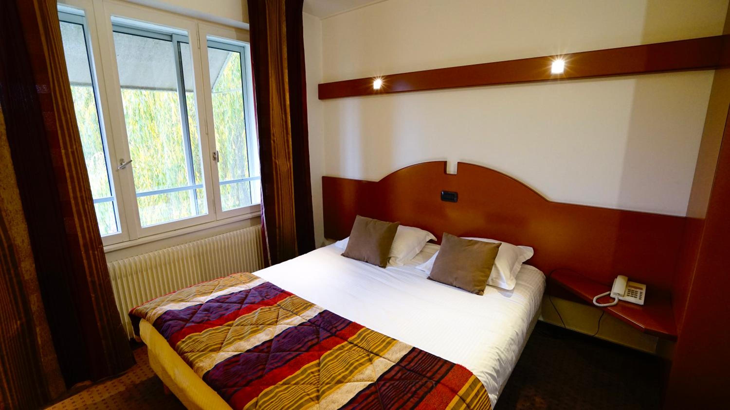Budget Double Room - Photo 1