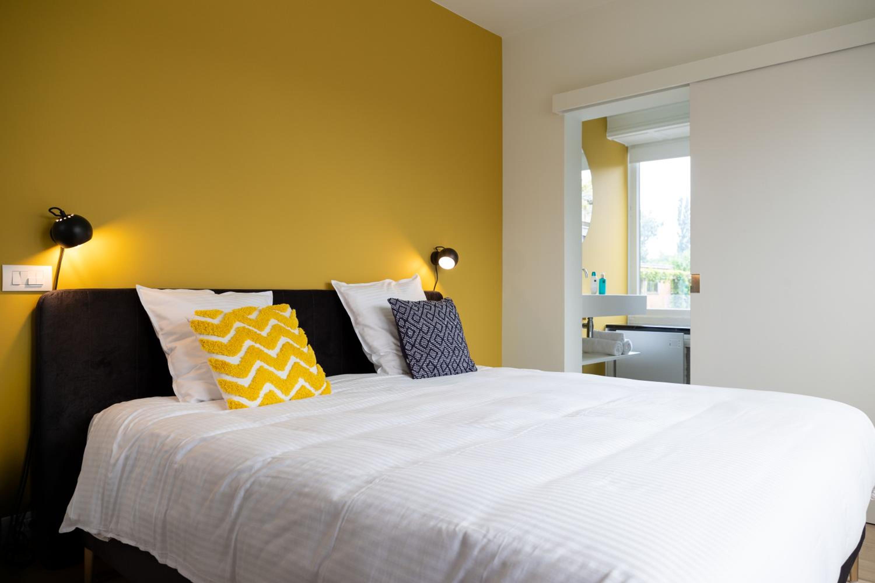 Seven-Bedroom House photo 1