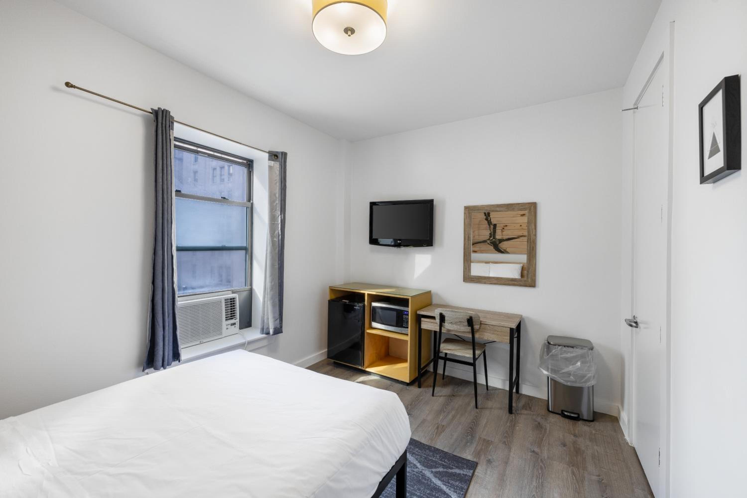 Double Corner Room - Non-Smoking photo 3