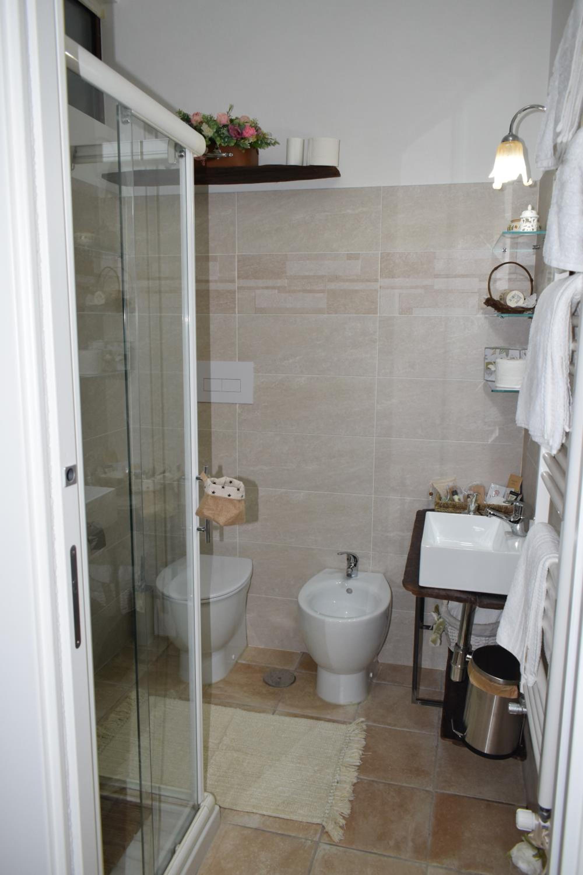 Deluxe Room - Photo 4