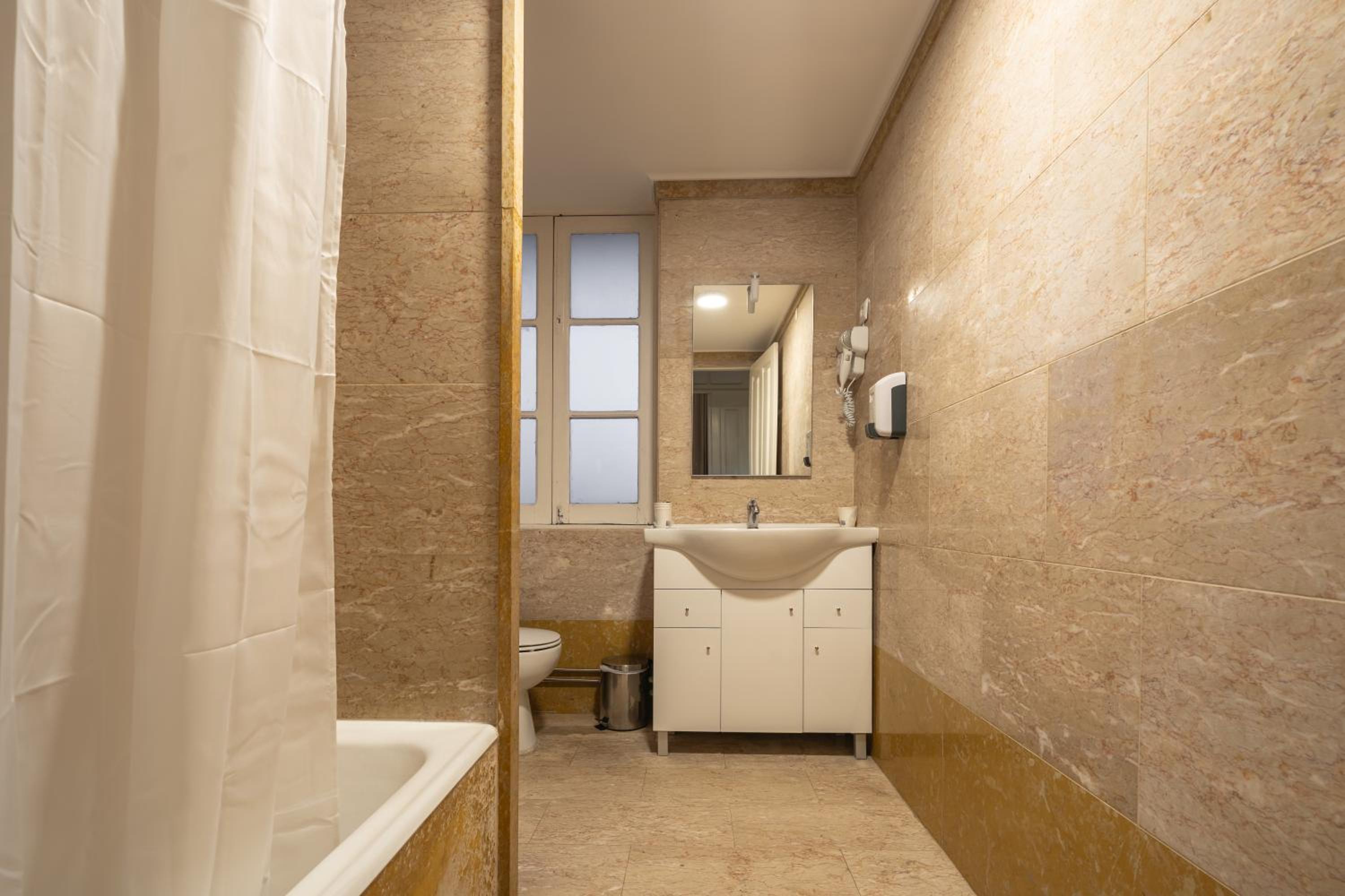 One-Bedroom Apartment - Photo 9