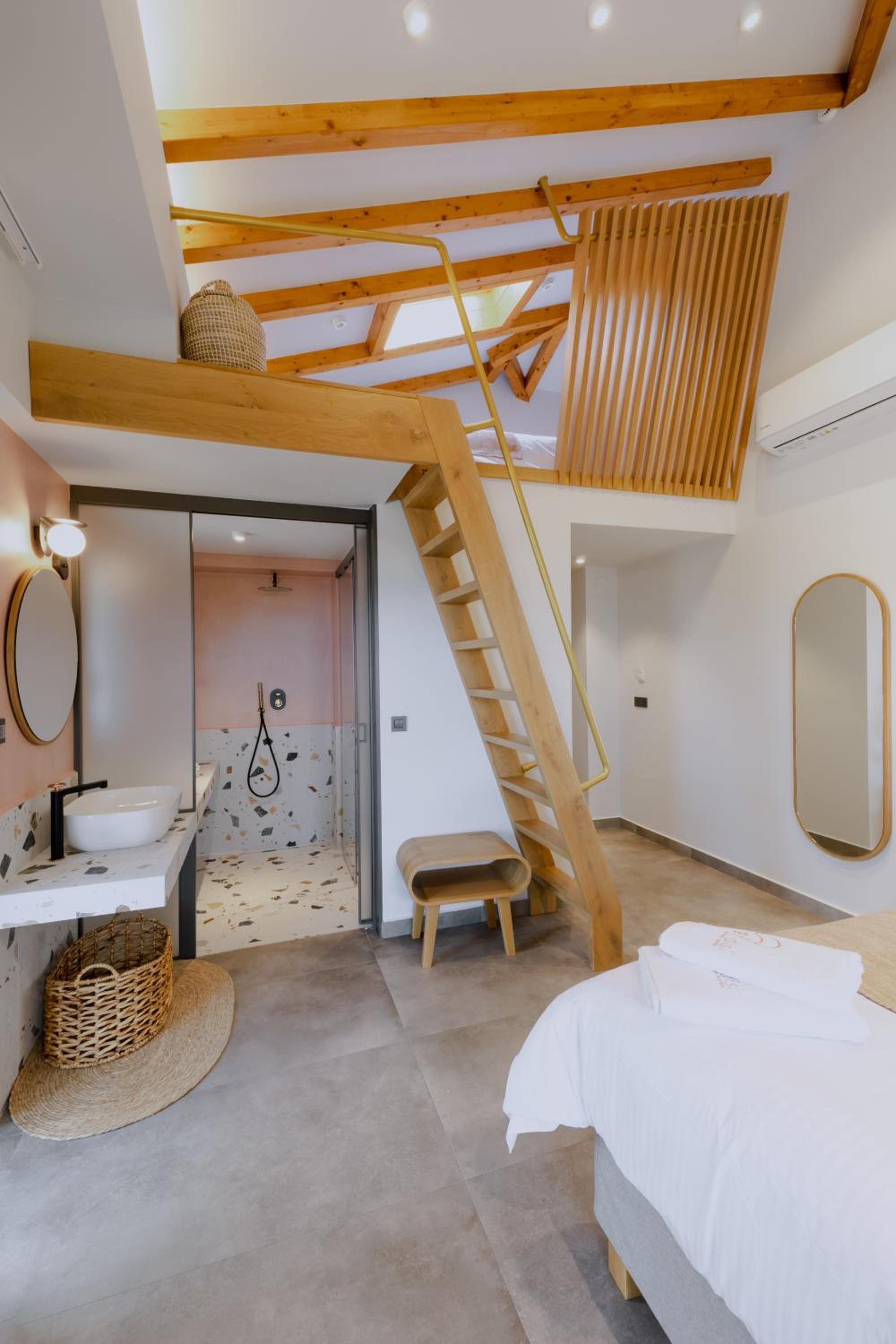 Deluxe Suite with Sea View