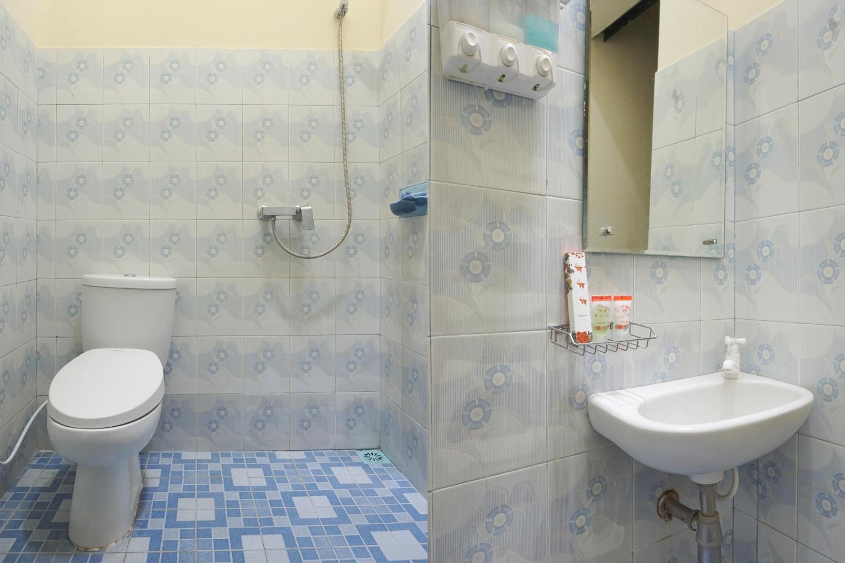 Triple Room with Garden View - Photo 13