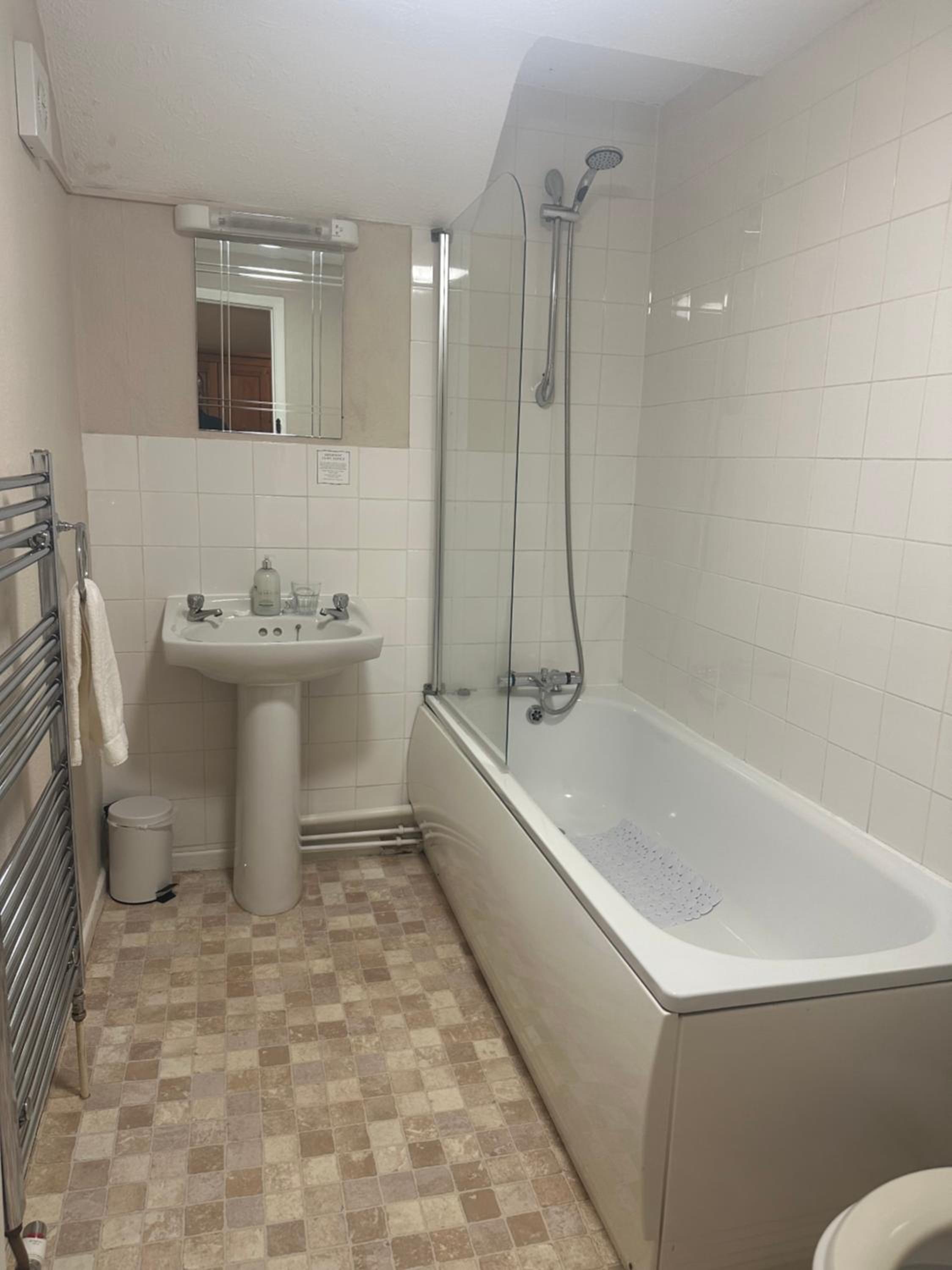 Double Room With Private Bathroom photo 3