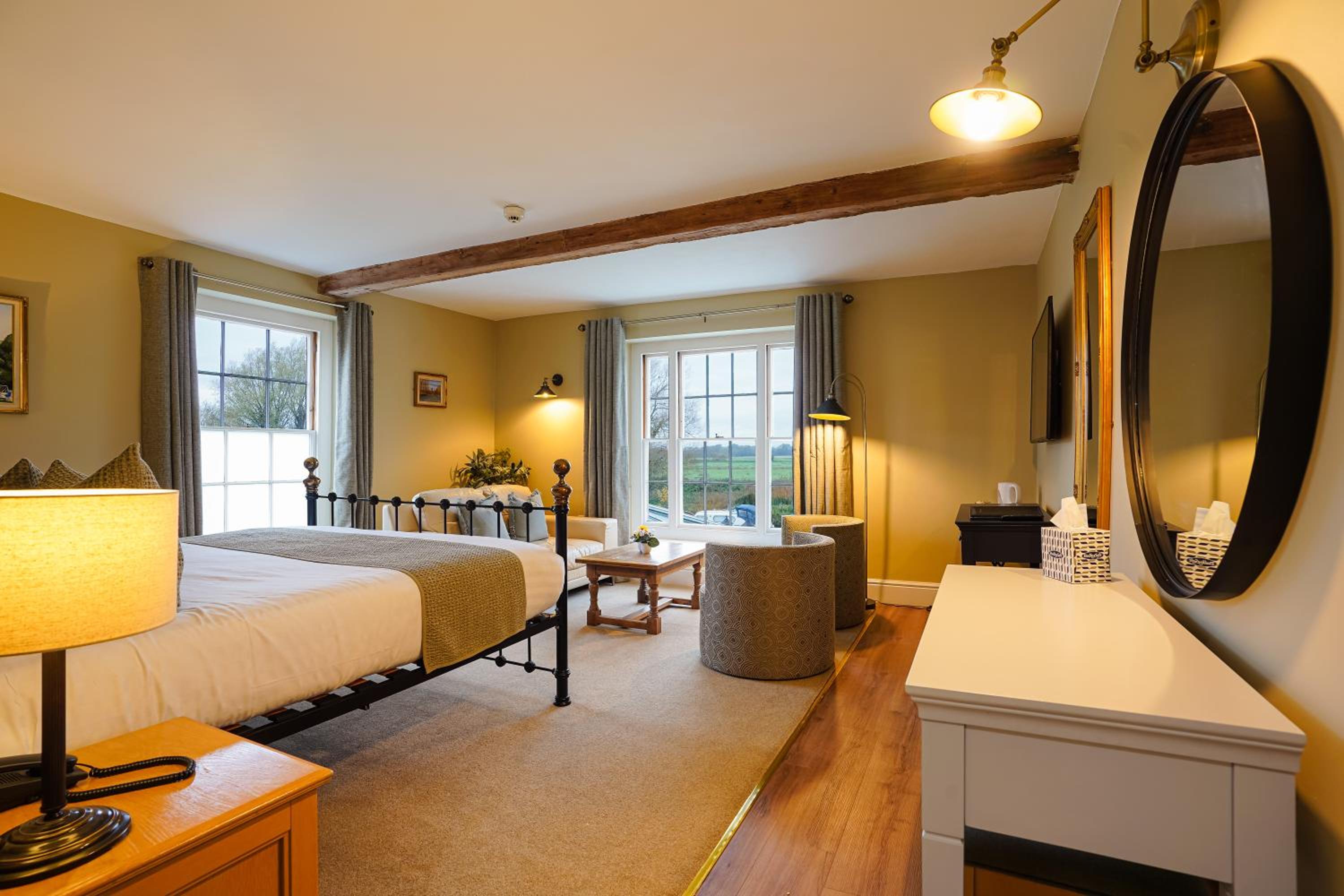 Superior King Suite