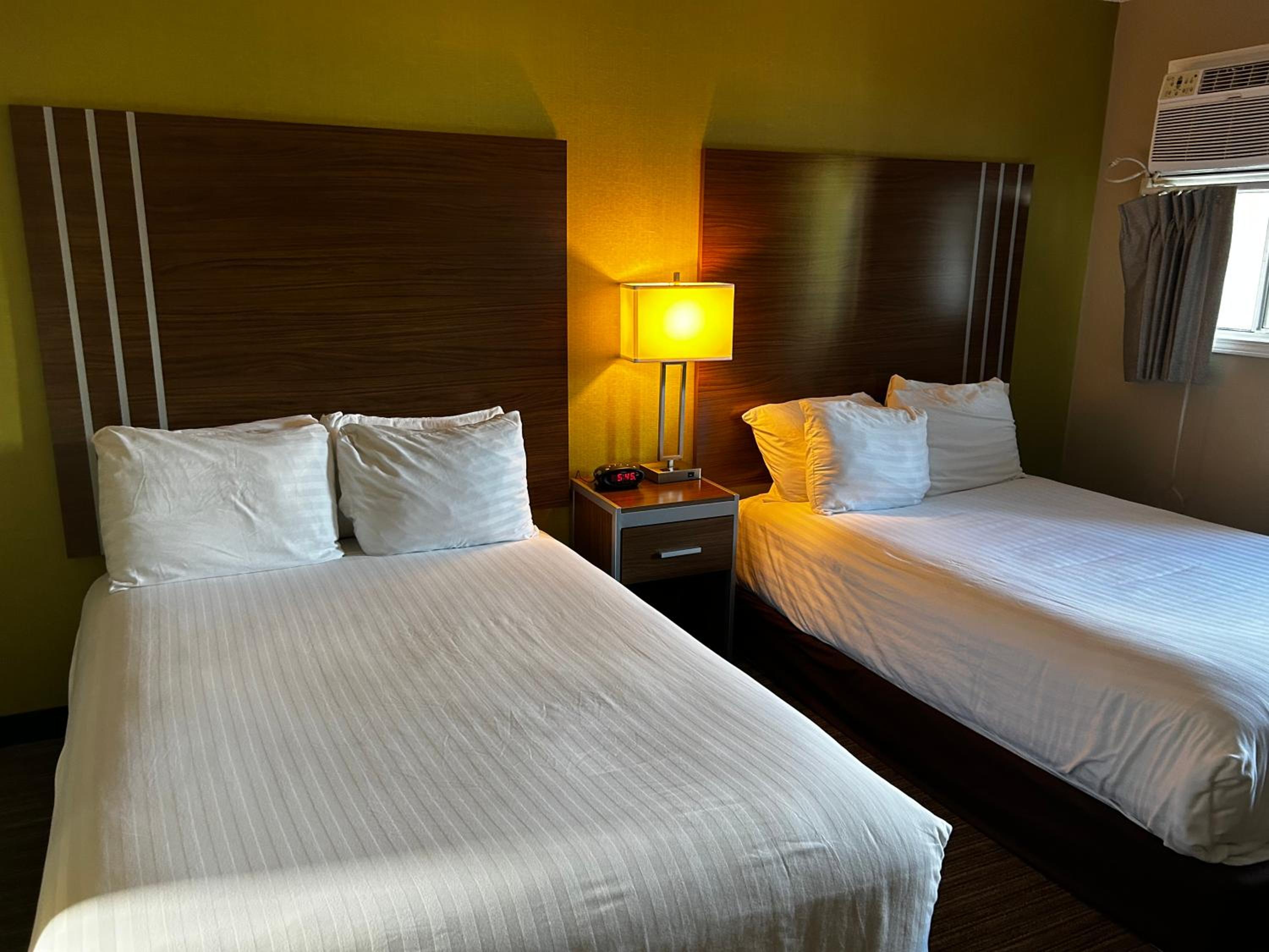 Double Room with Two Double Beds - Photo 1