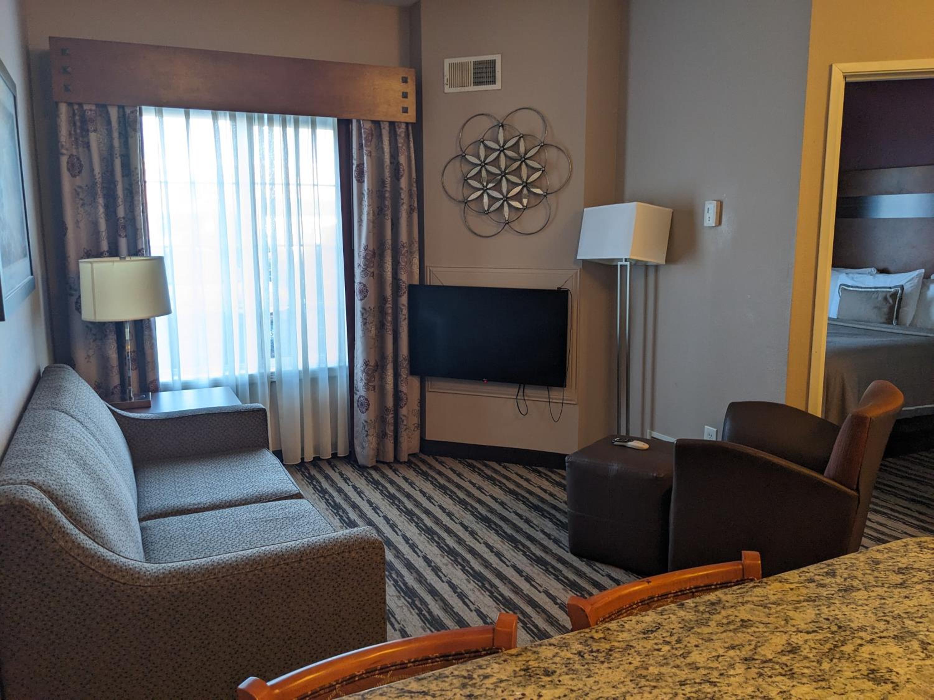 One-Bedroom Suite - Photo 1