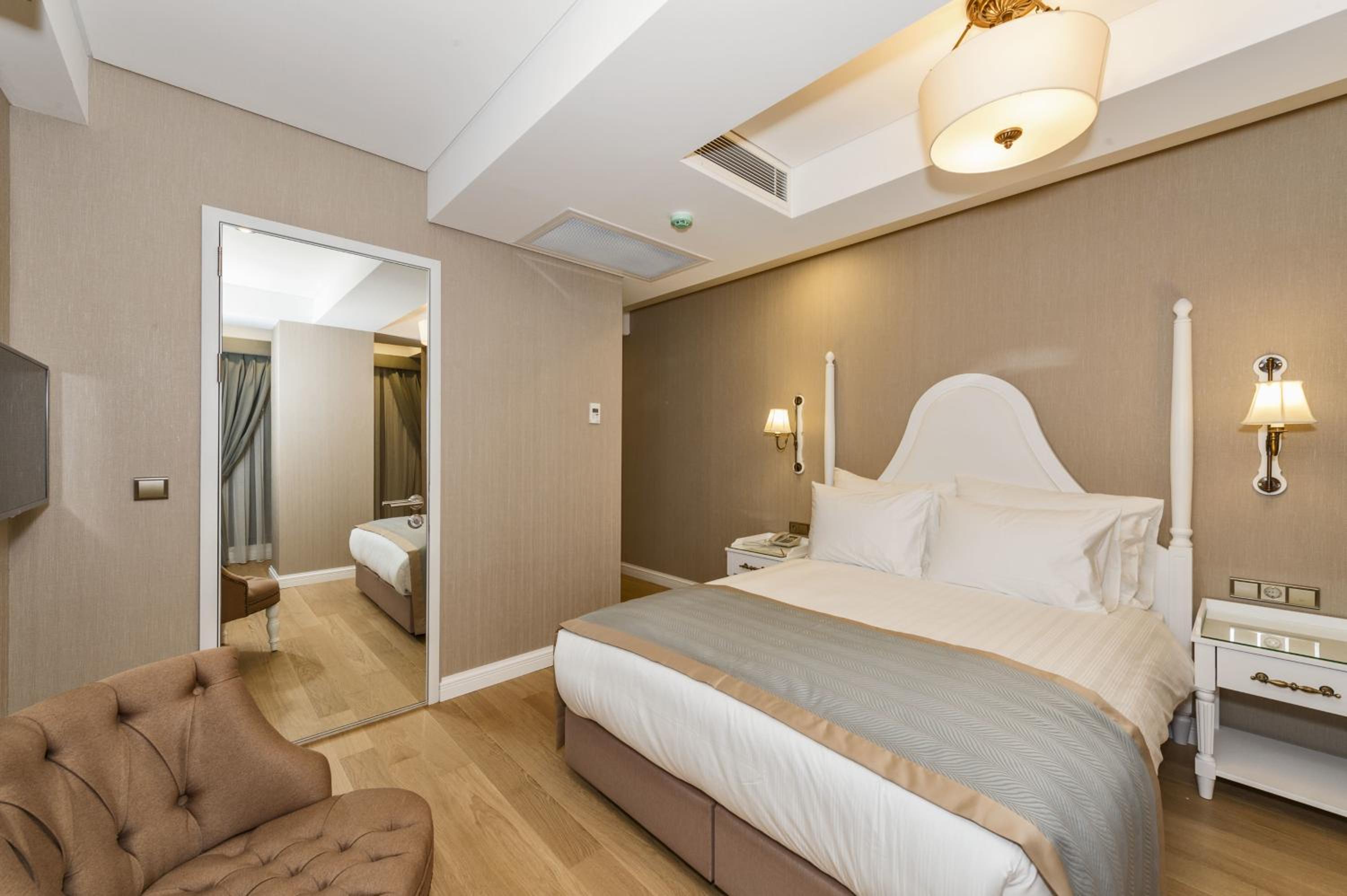 Standard Double or Twin Room photo 2