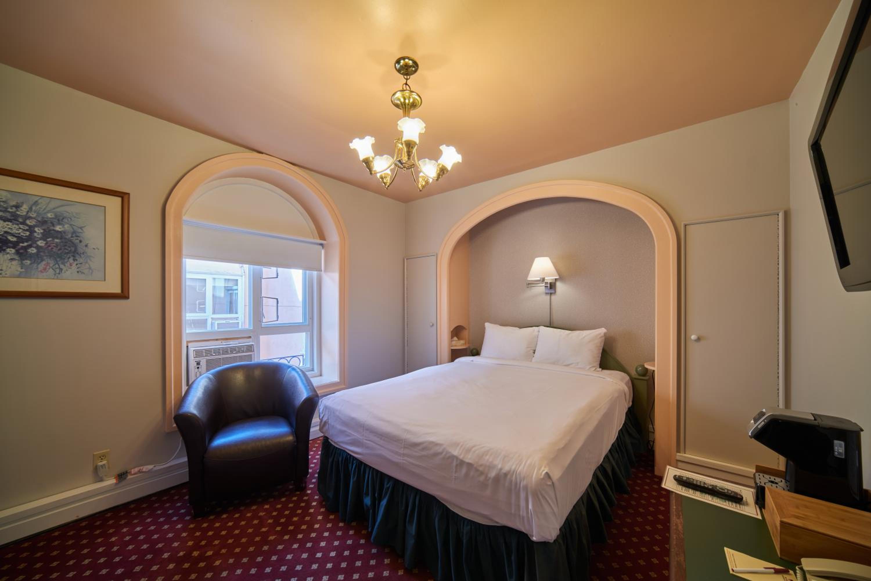 Standard Queen Room - Photo 2