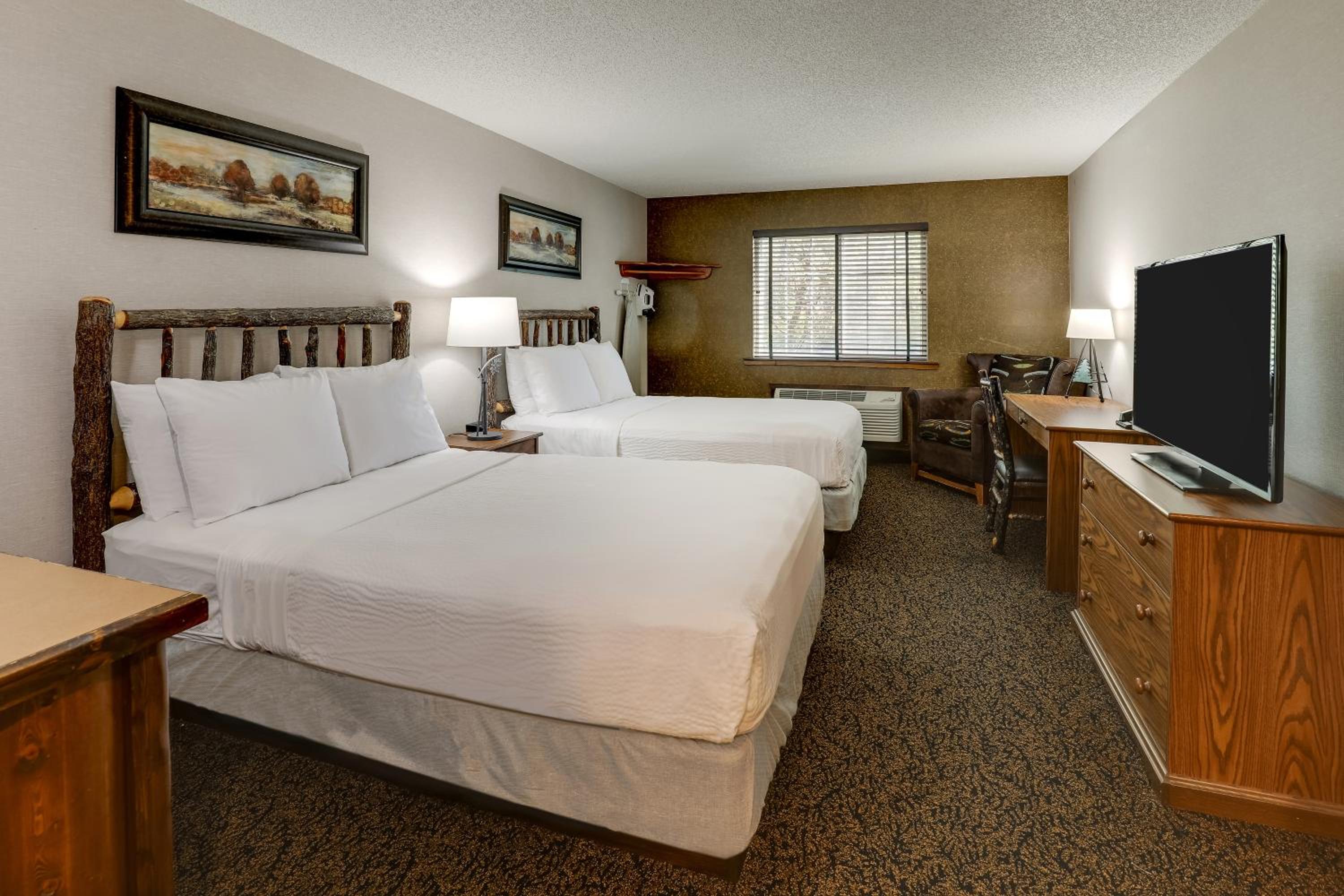 Deluxe Double Room with Two Double Beds - Photo 1
