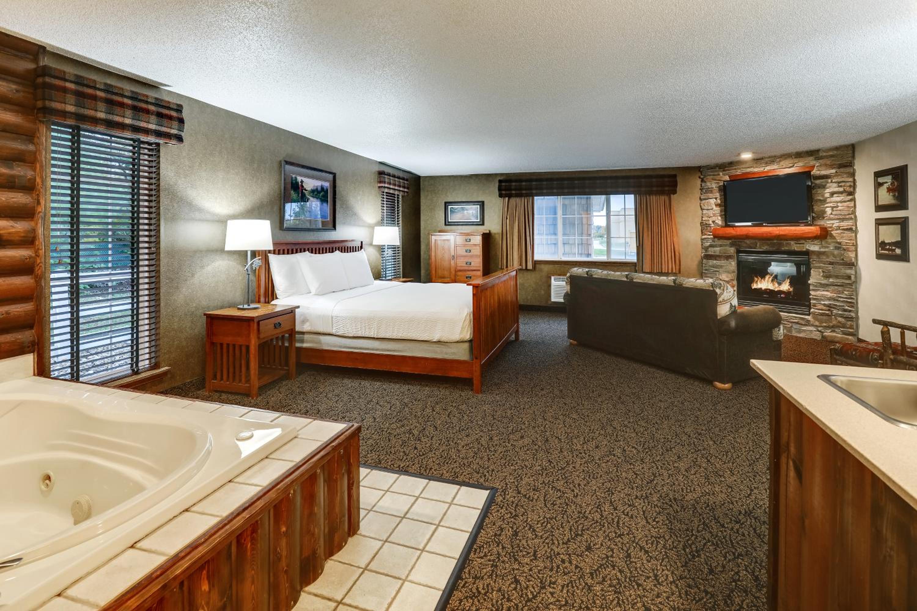 Superior Suite - Photo 4