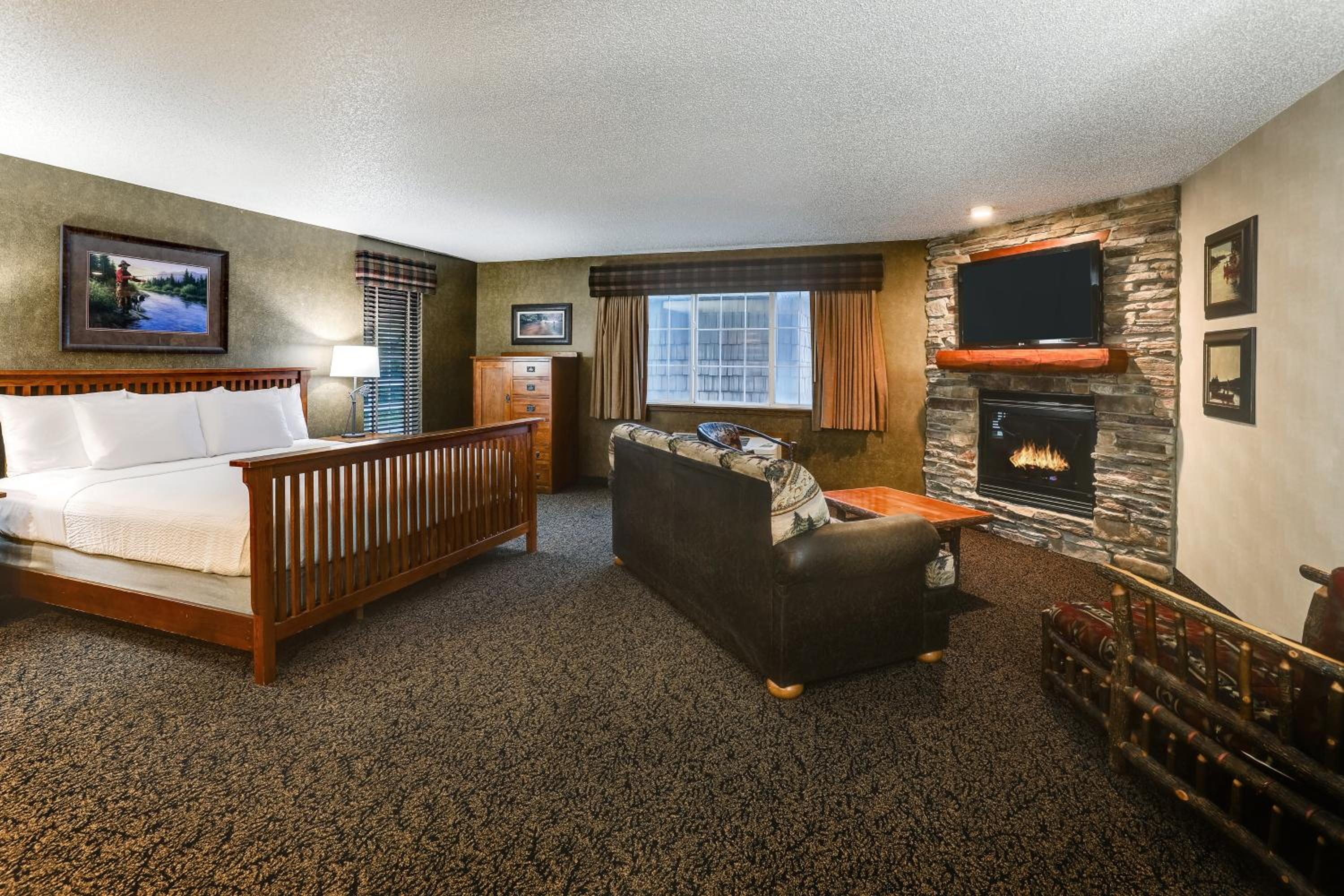 Superior Suite - Photo 5
