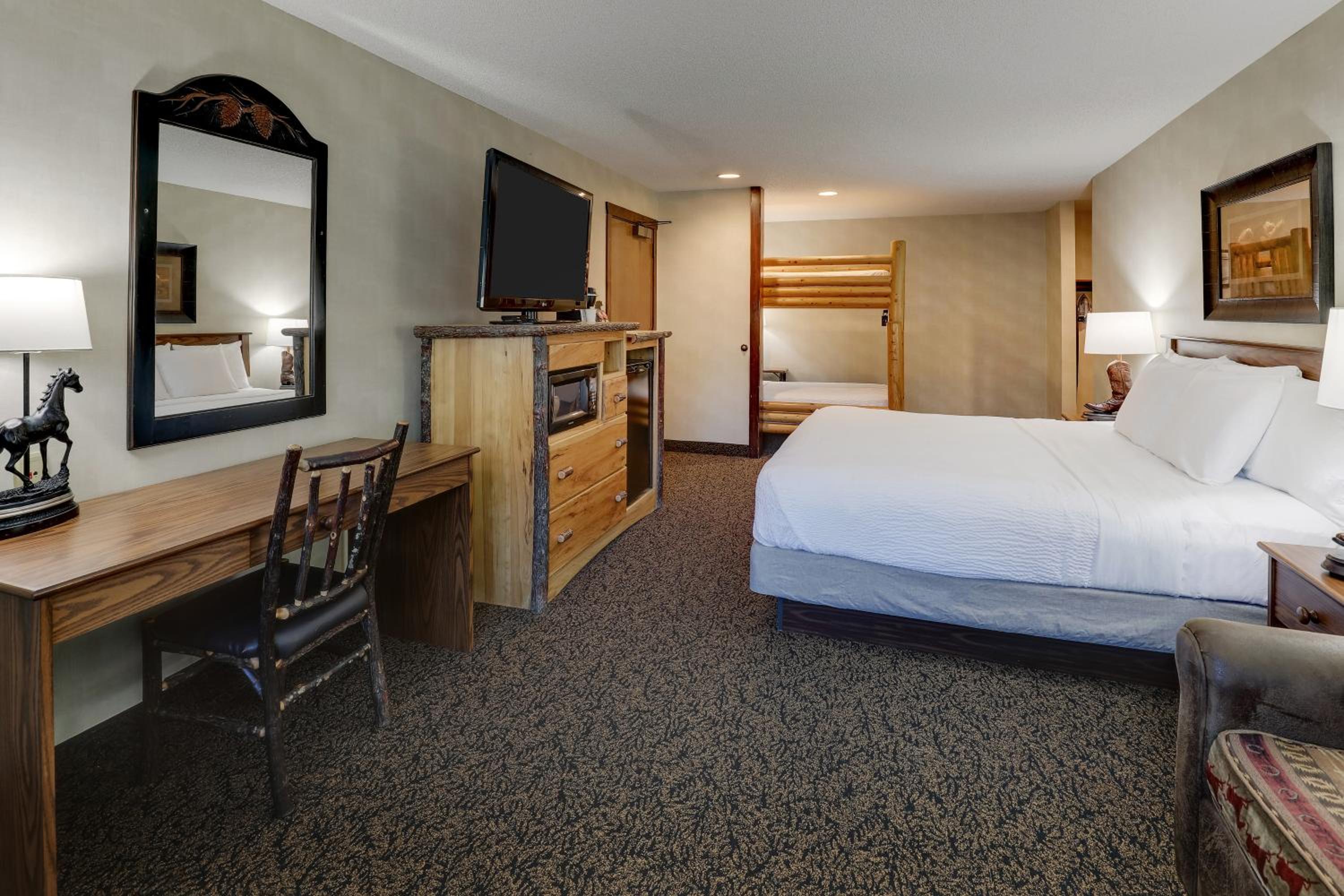 Family Suite - Photo 1