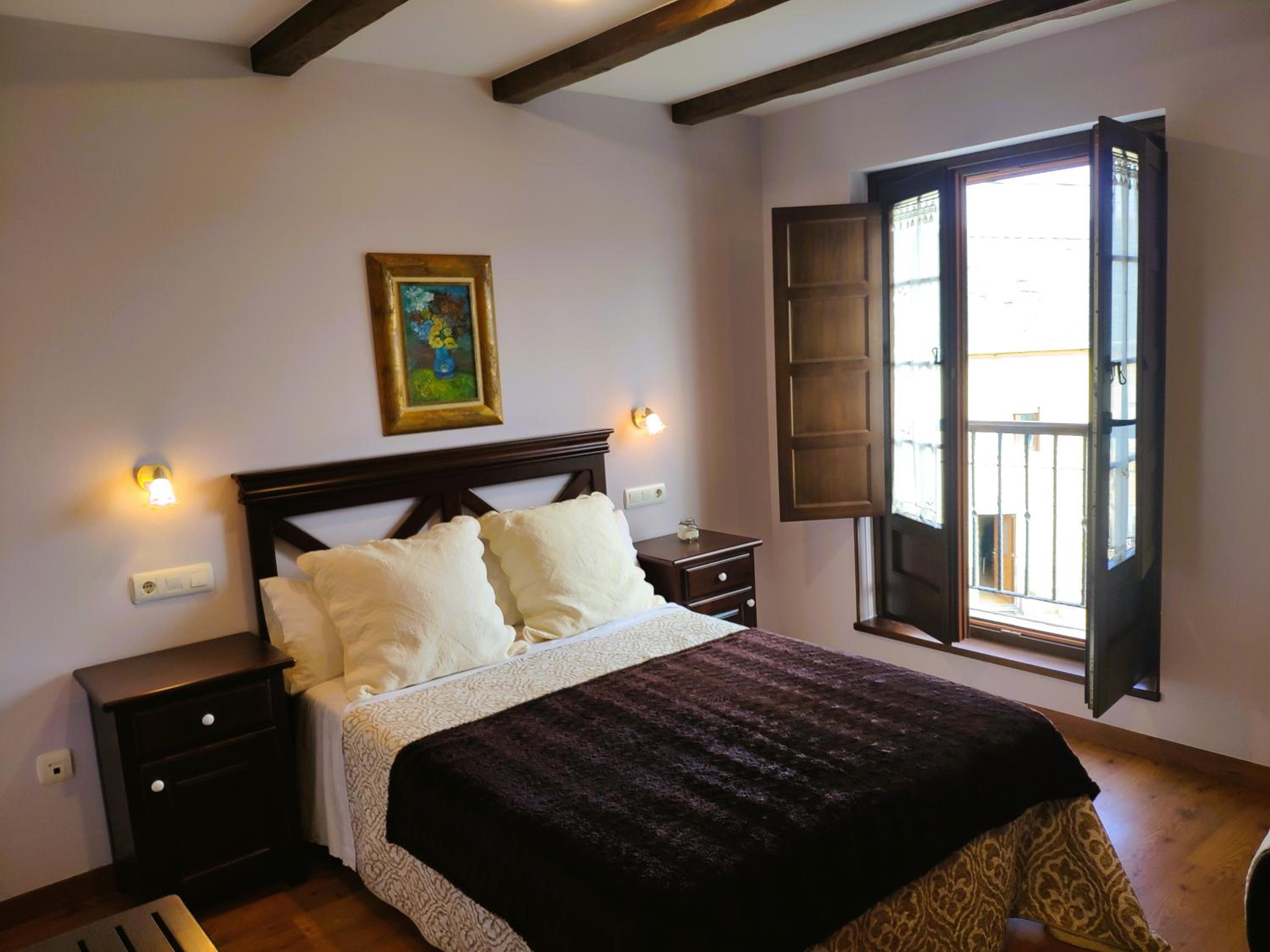 Apartamento de dos habitaciones con balcón y vista al mar