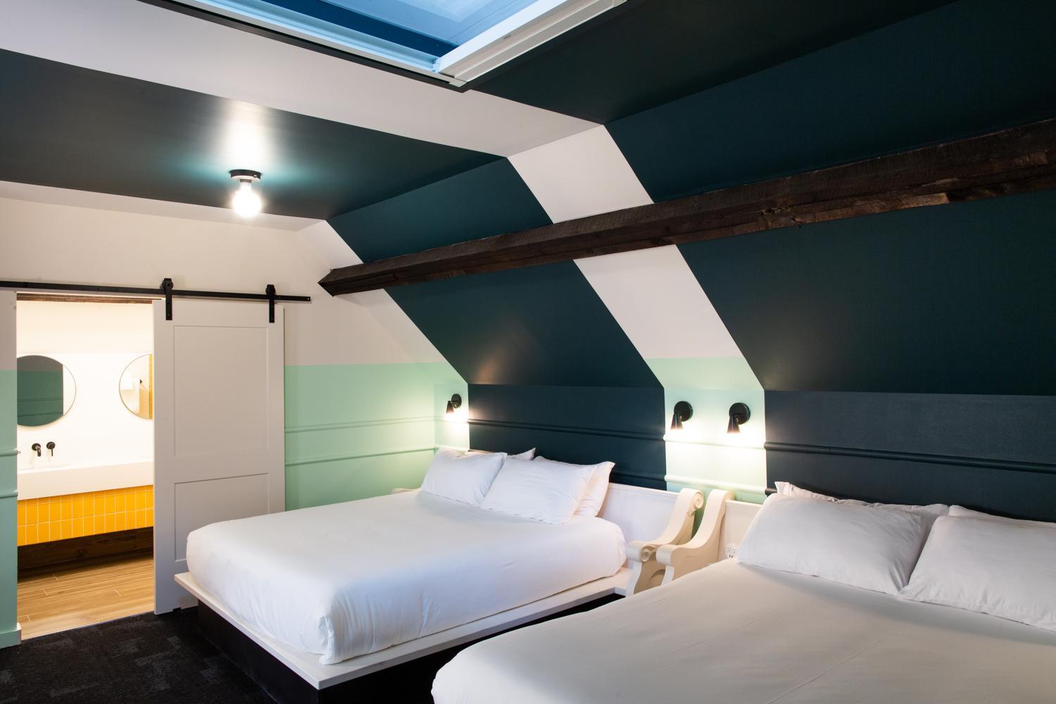 Room 3:2 - Double Skylight King
